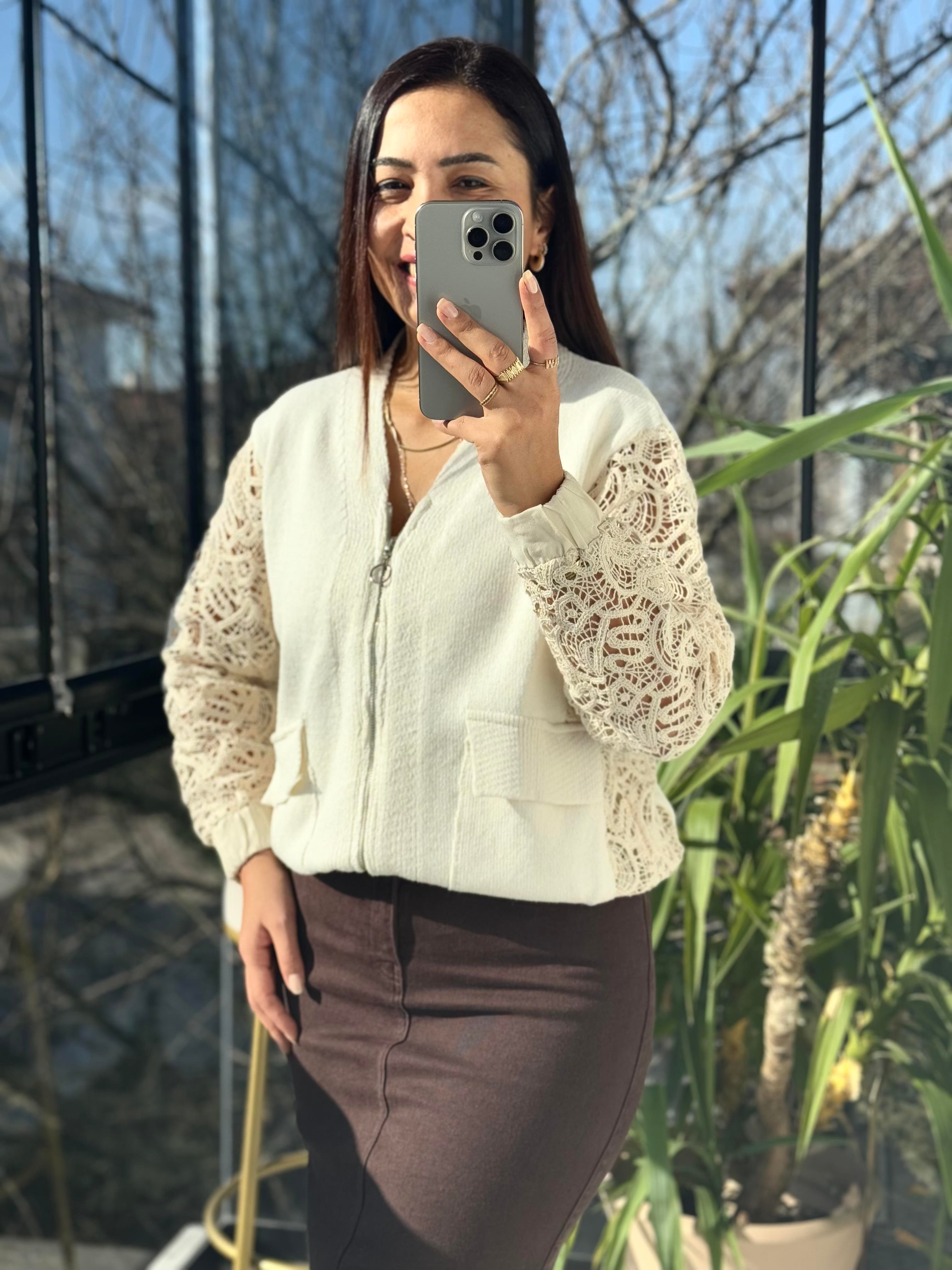 Kolları Dantel Örme Hırka Krem