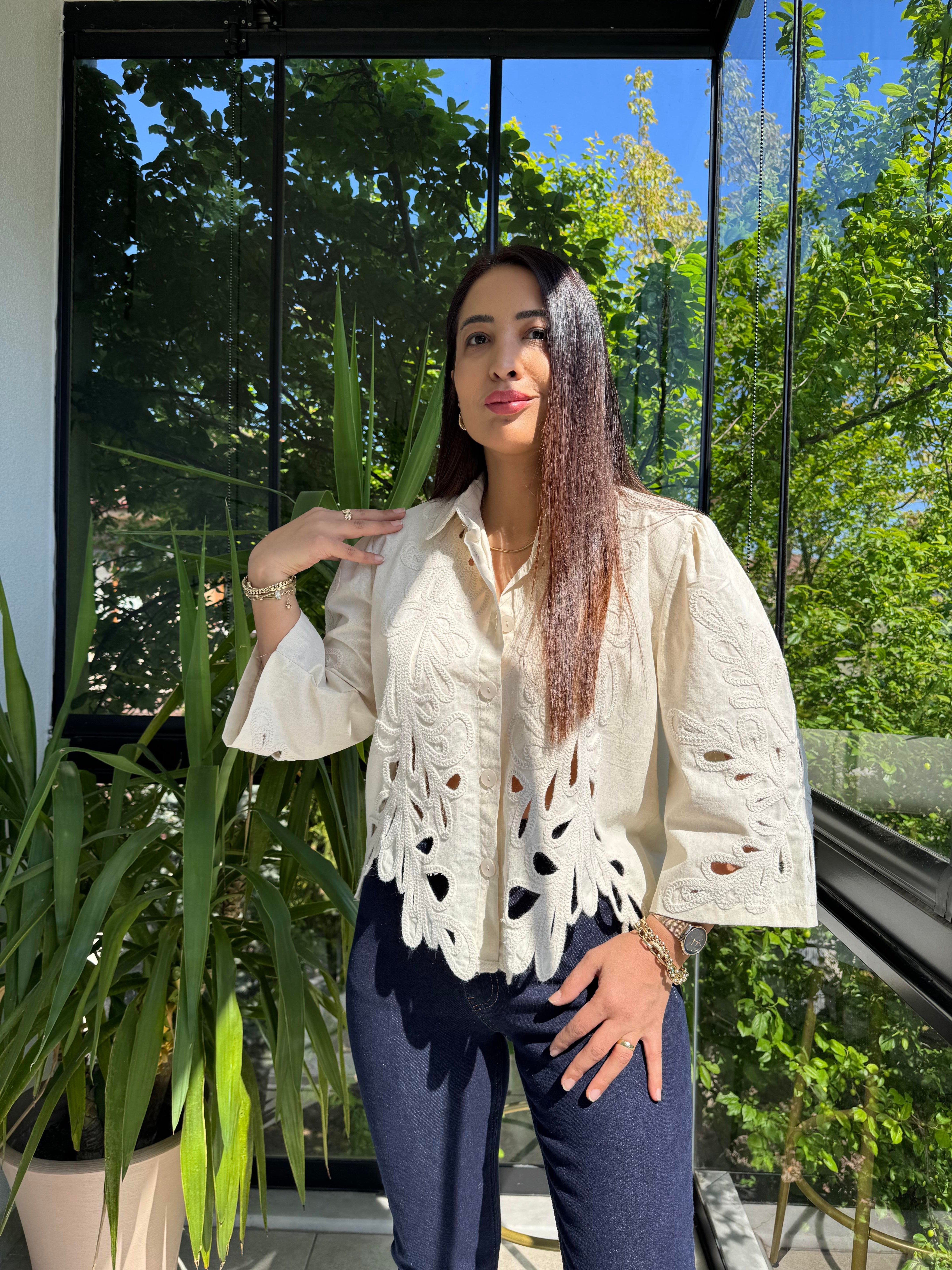 Nakışlı Tasarım Gömlek Bej