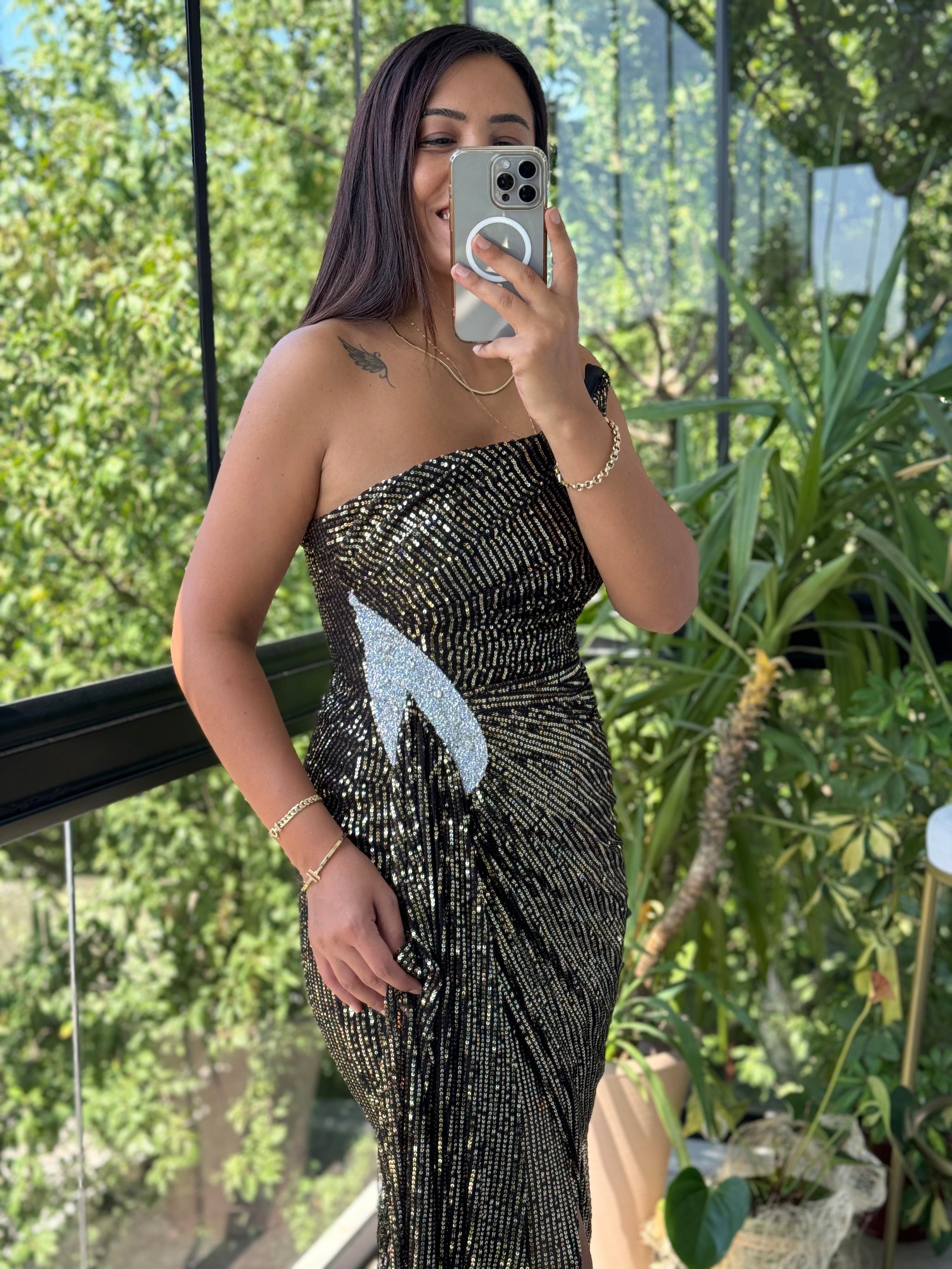 Yaka Detaylı Pullu Abiye Siyah