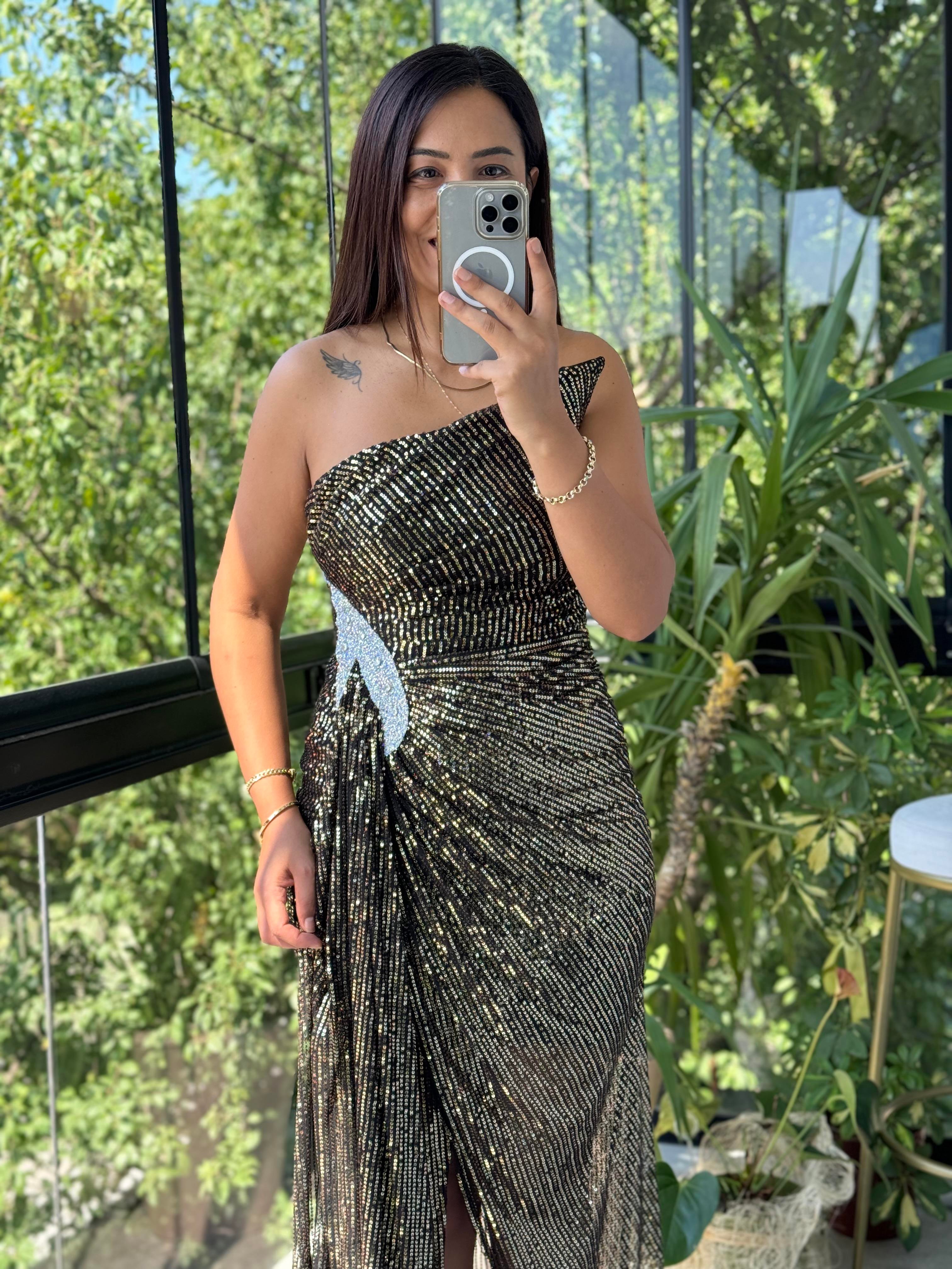 Yaka Detaylı Pullu Abiye Siyah