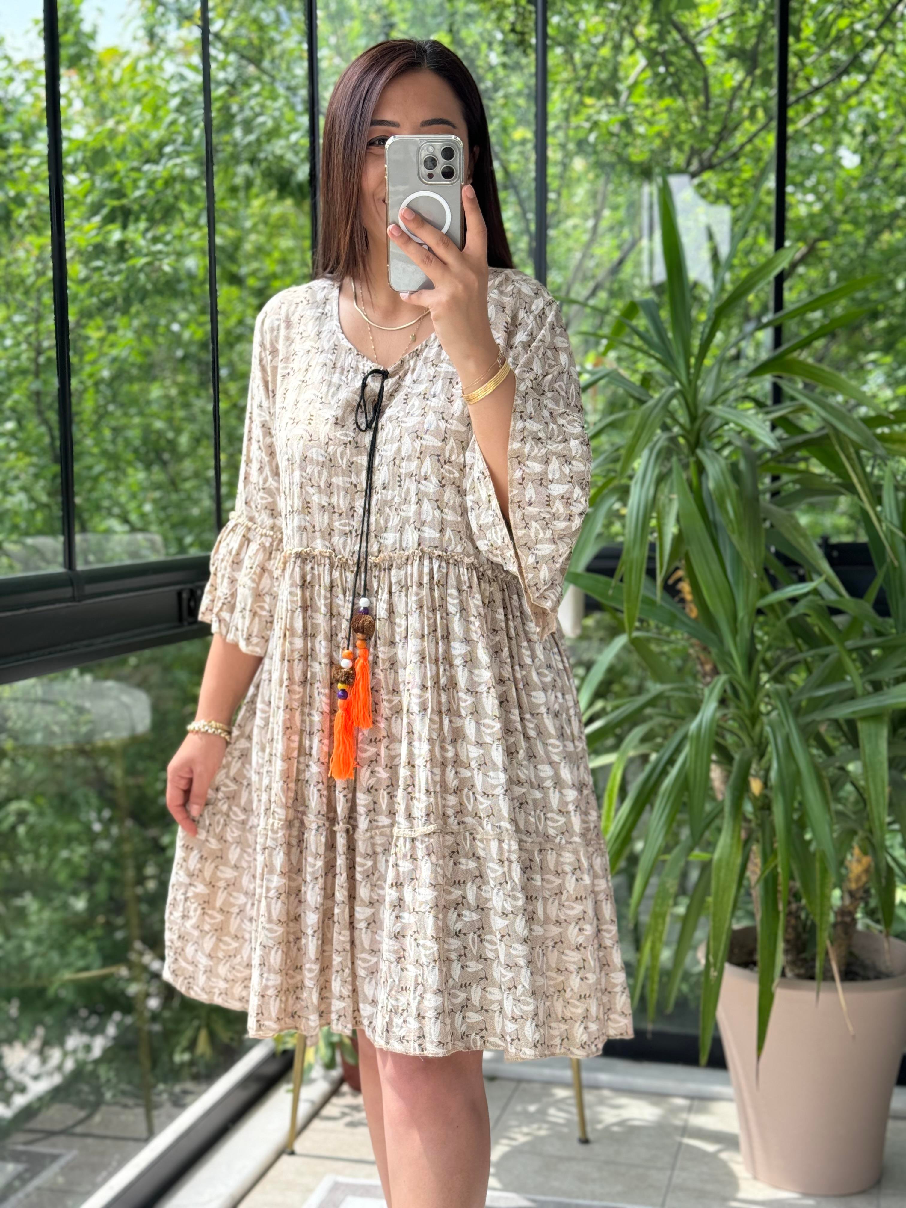 Yaprak Desen Kısa Elbise Krem