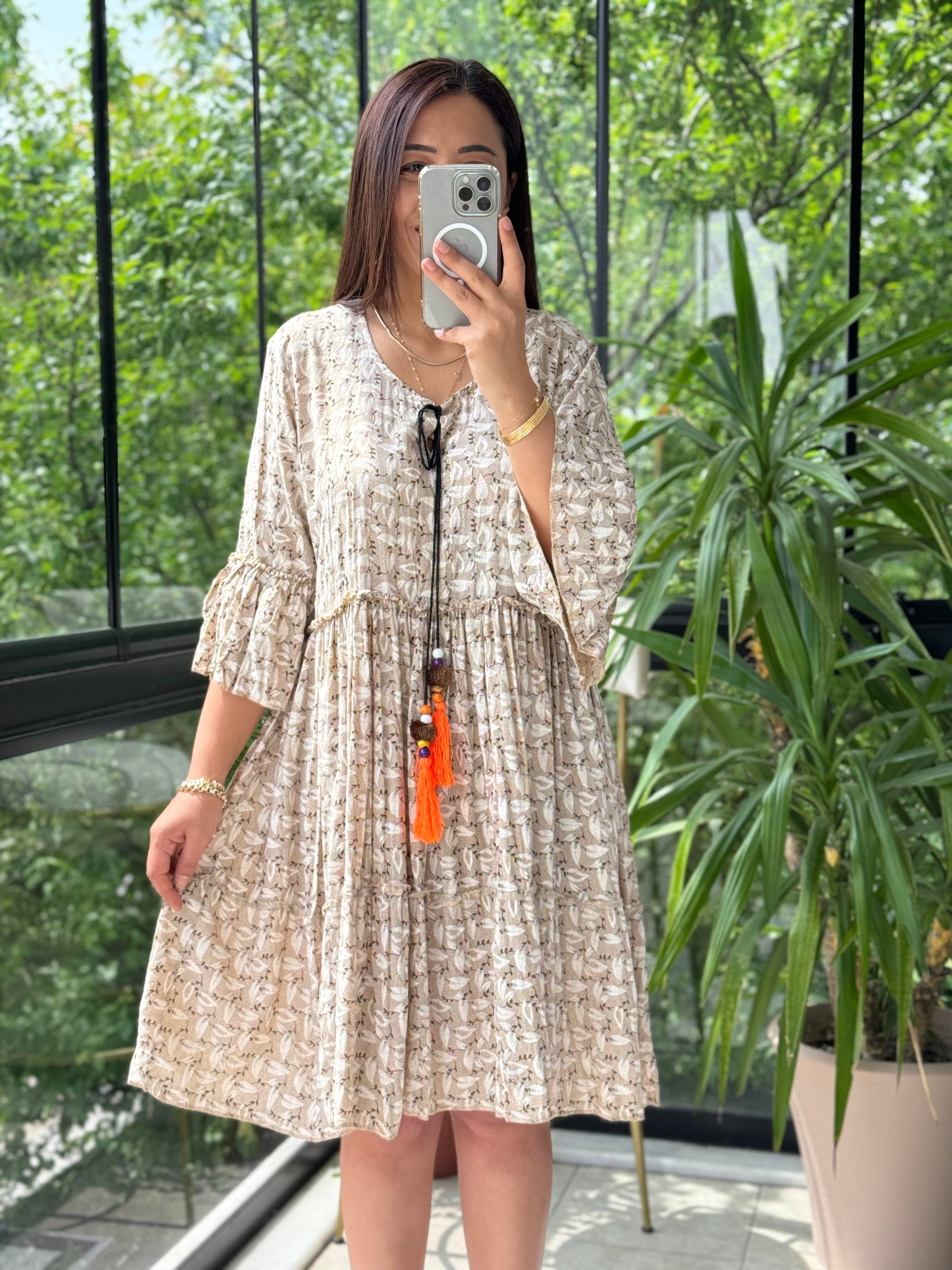 Yaprak Desen Kısa Elbise Krem