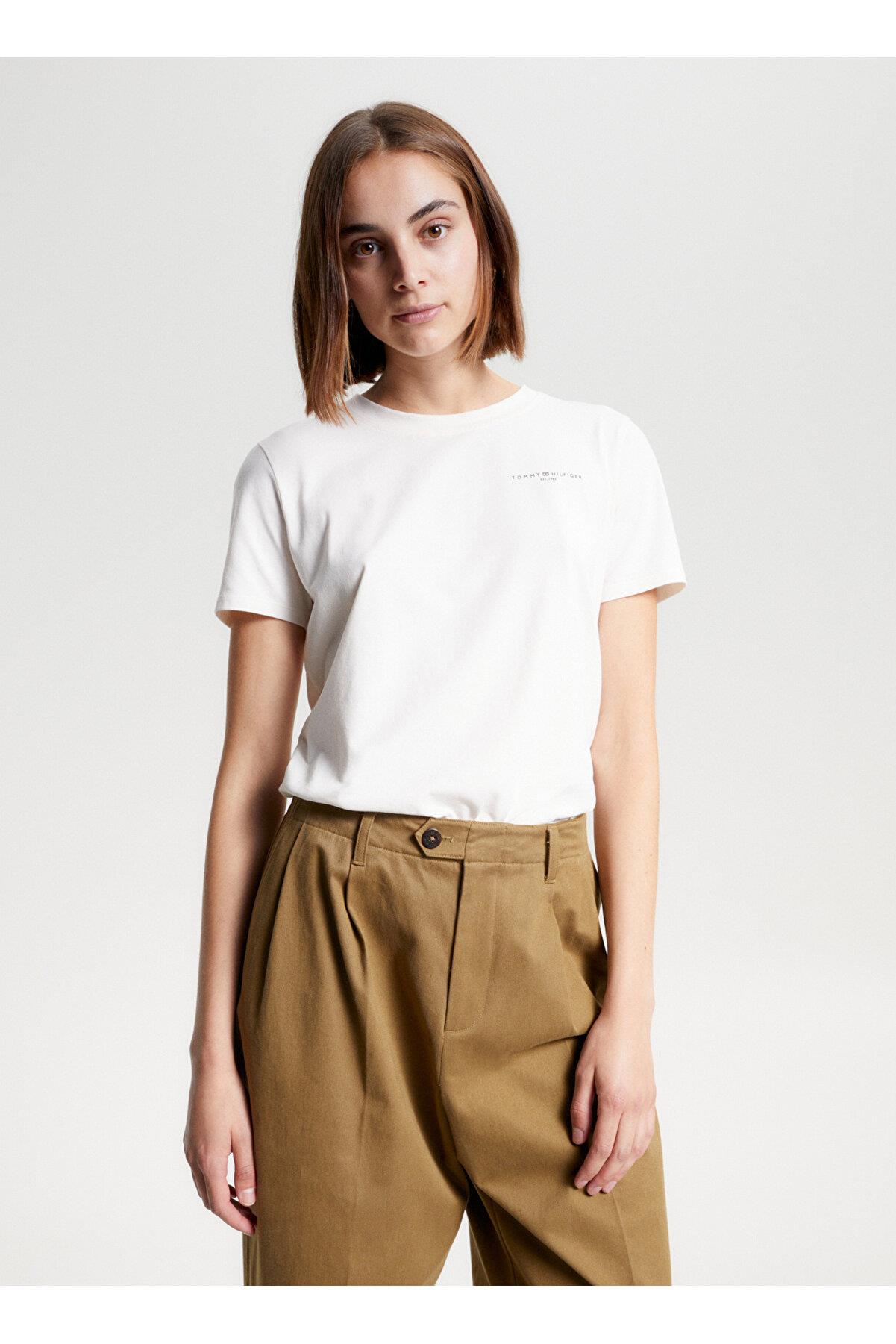 Tommy Hilfiger Tommy Hilfiger Kadın Pamuklu Yuvarlak Yaka Marka Logolu Beyaz T-Shirt WW0WW37877-YBL