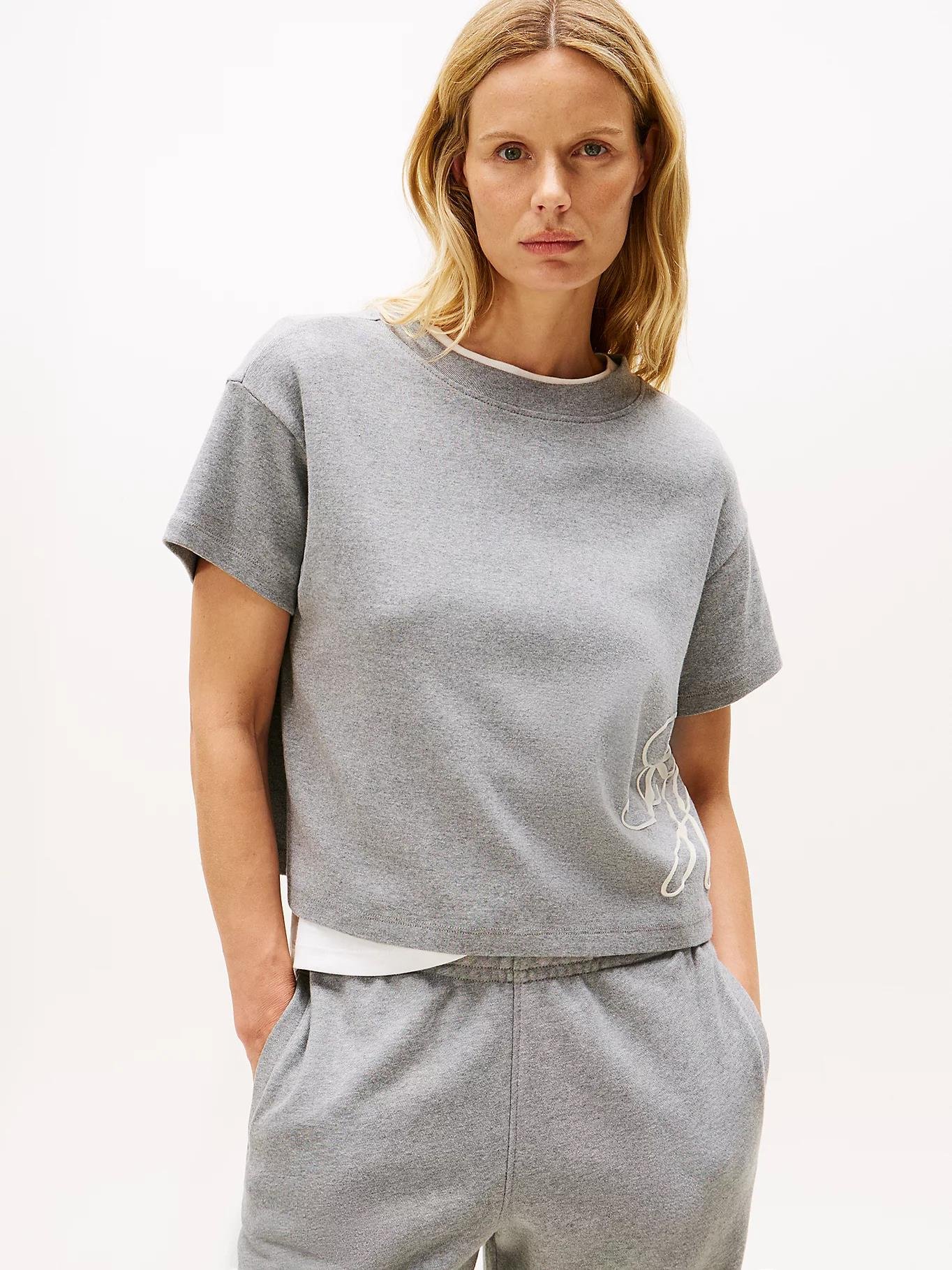 Tommy Hilfiger Tommy Hilfiger Kadın Rahat Kalıp Yuvarlak Yakalı TH Logo İşleme Detaylı Kısa Kollu Gri T-Shirt WW0WW47314-P61