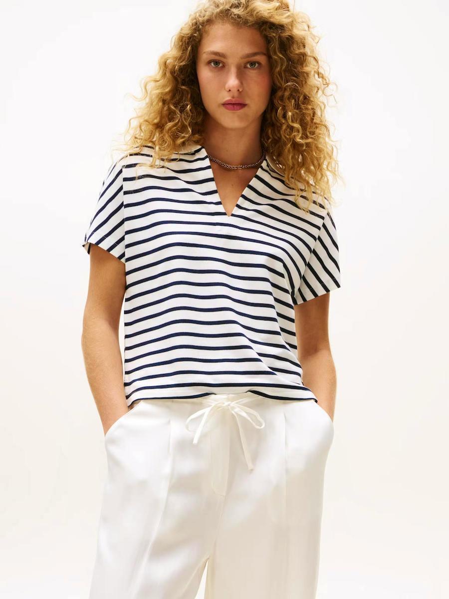 TOMMY HILFIGER Tommy Hilfiger Kadın V Yaka Kısa Kol Düz Dokuma Kumaş Beyaz1 Polo Yaka T-Shirt WW0WW46512-03L
