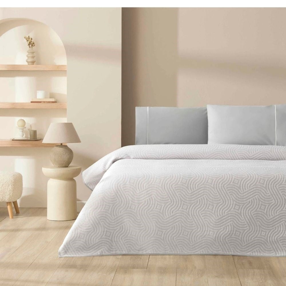 Taç Selva Jakar Pike Tak. Grı Queen