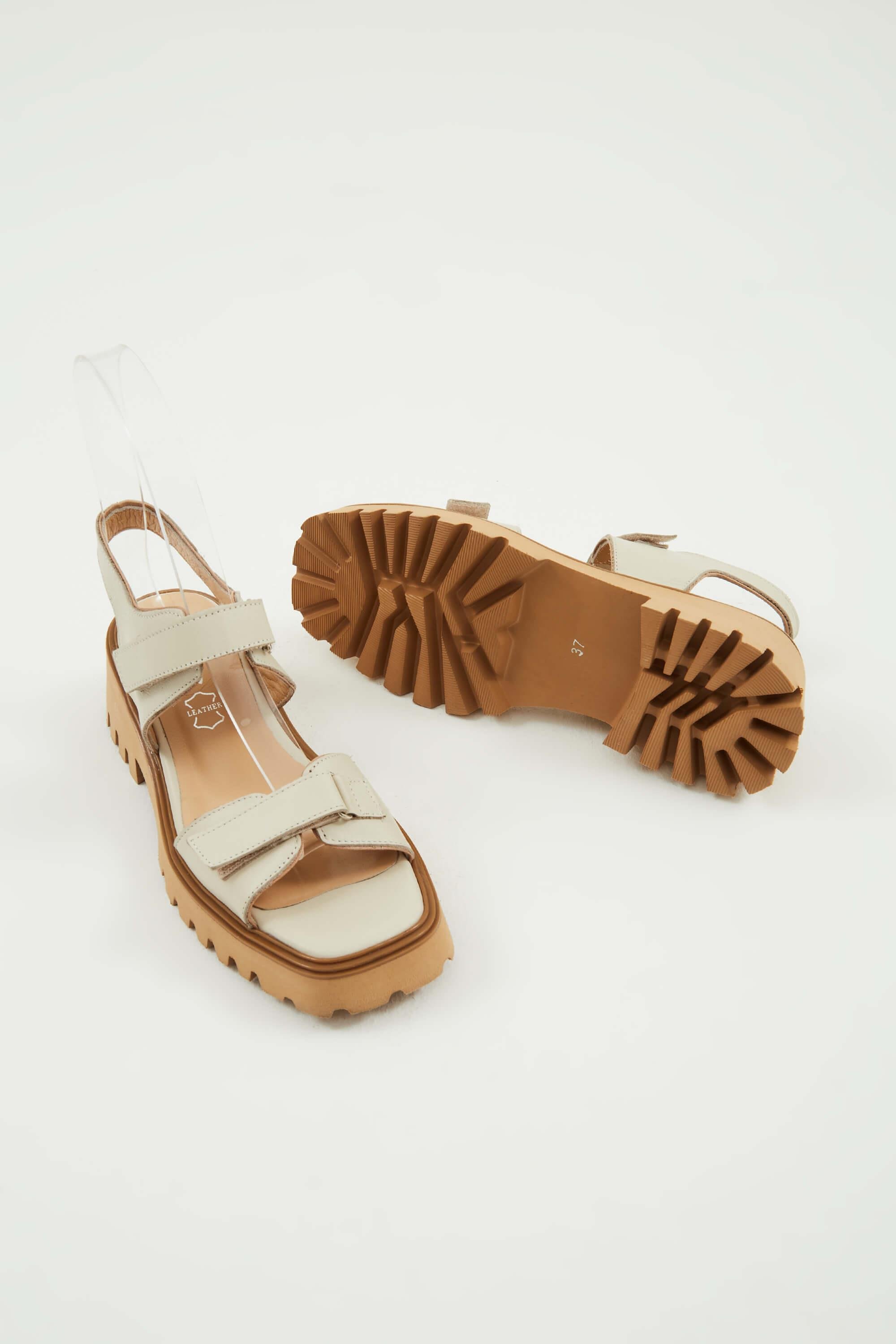 Tamer Tanca Kadın Hakiki Deri Bej Düz Sandalet