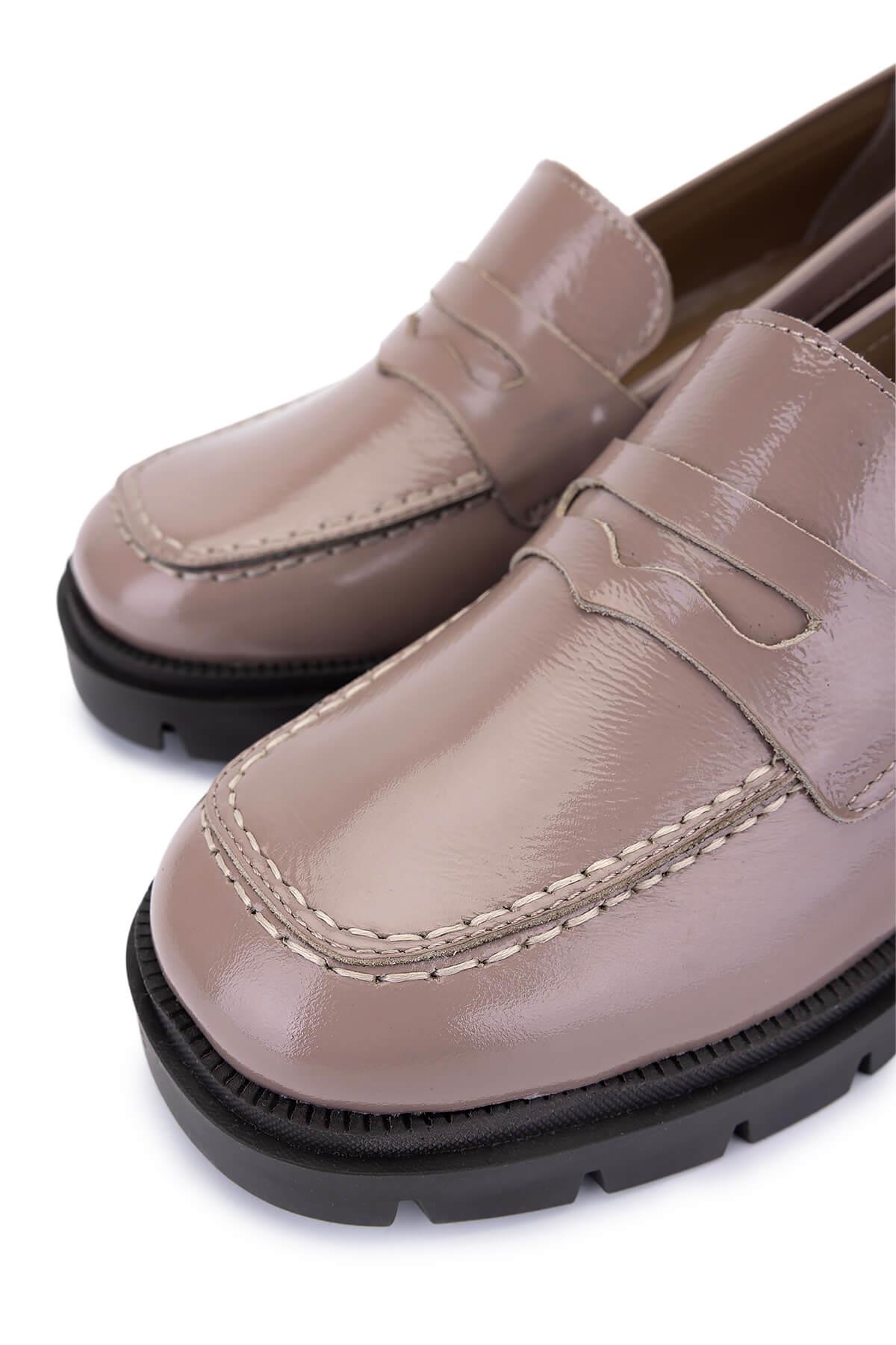 Tamer Tanca Kadın Hakiki Deri Bej Rugan Topuklu Ayakkabı