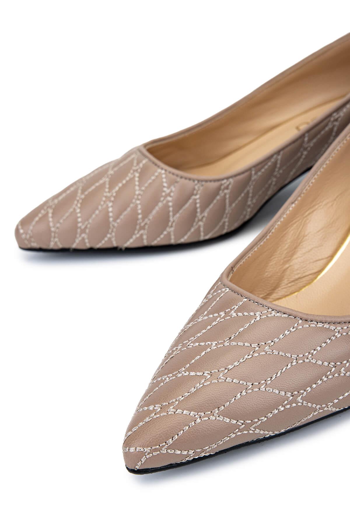 Tamer Tanca Kadın Hakiki Deri Bej Topuklu Ayakkabı