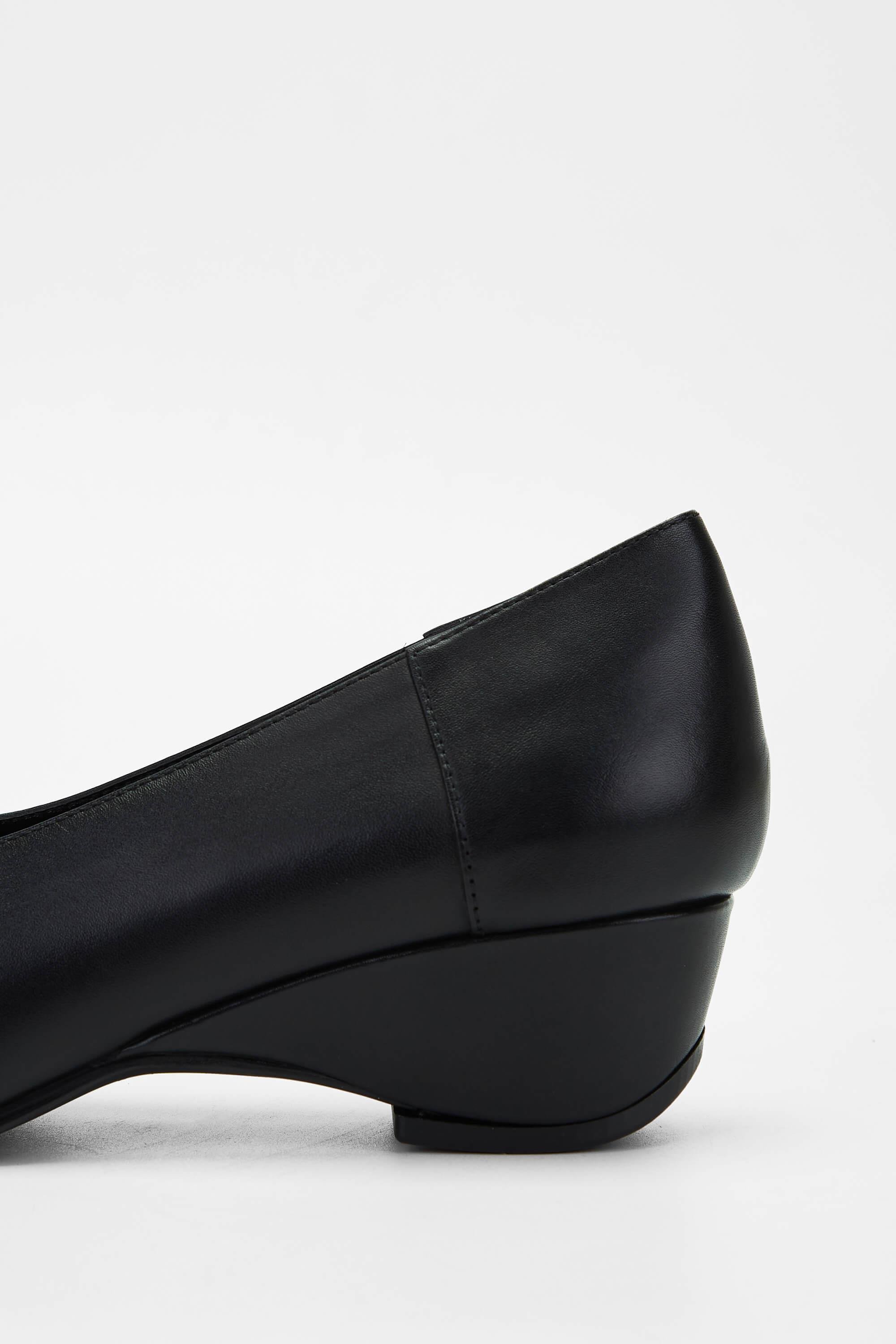 Tamer Tanca Kadın Hakiki Deri Siyah Deri Klasik Ayakkabı