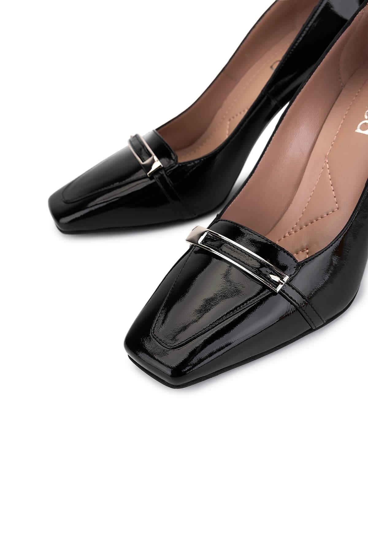 Tamer Tanca Kadın Hakiki Deri Siyah Rugan Topuklu Ayakkabı