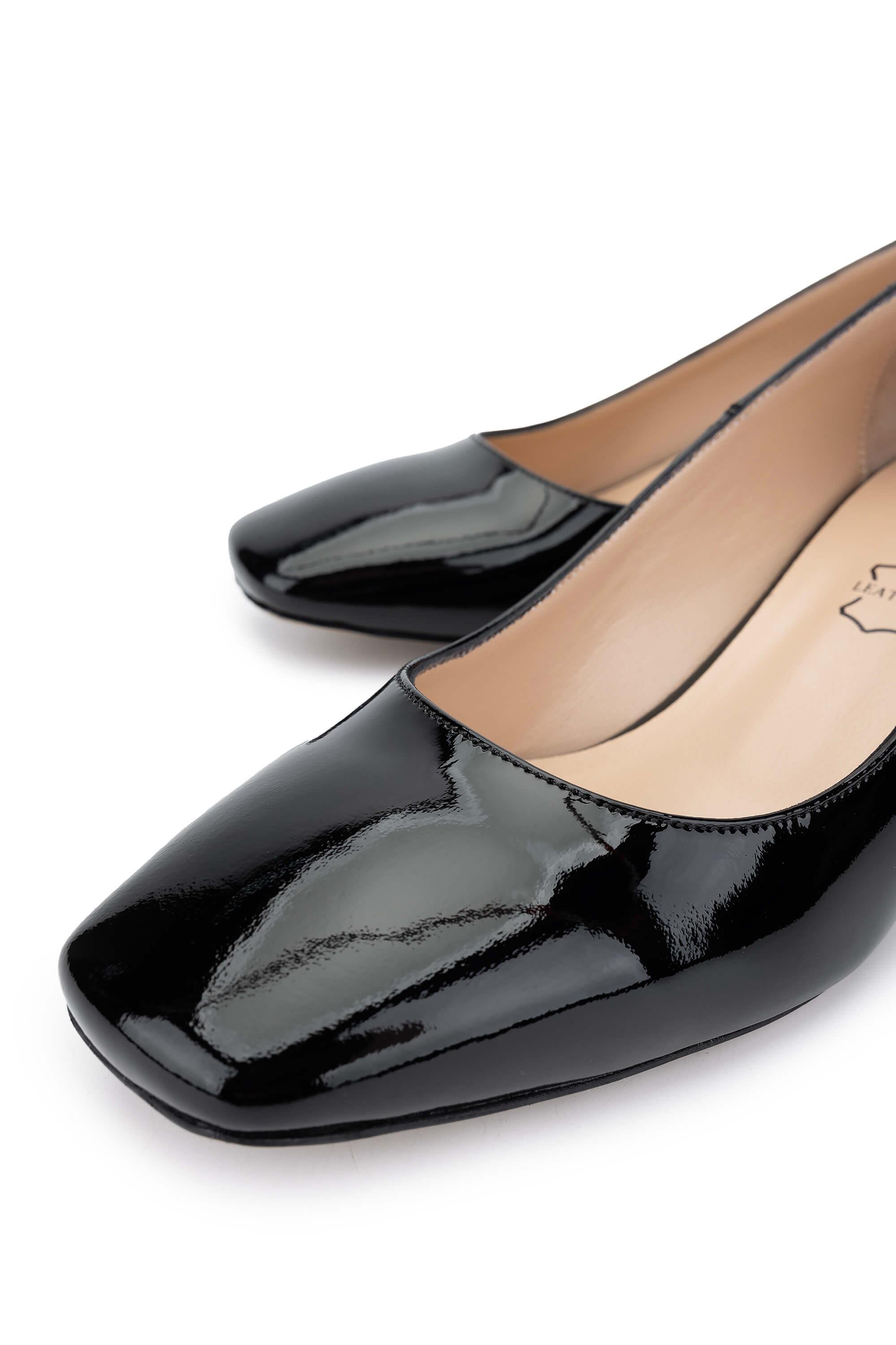 Tamer Tanca Kadın Hakiki Deri Siyah Rugan Topuklu Ayakkabı