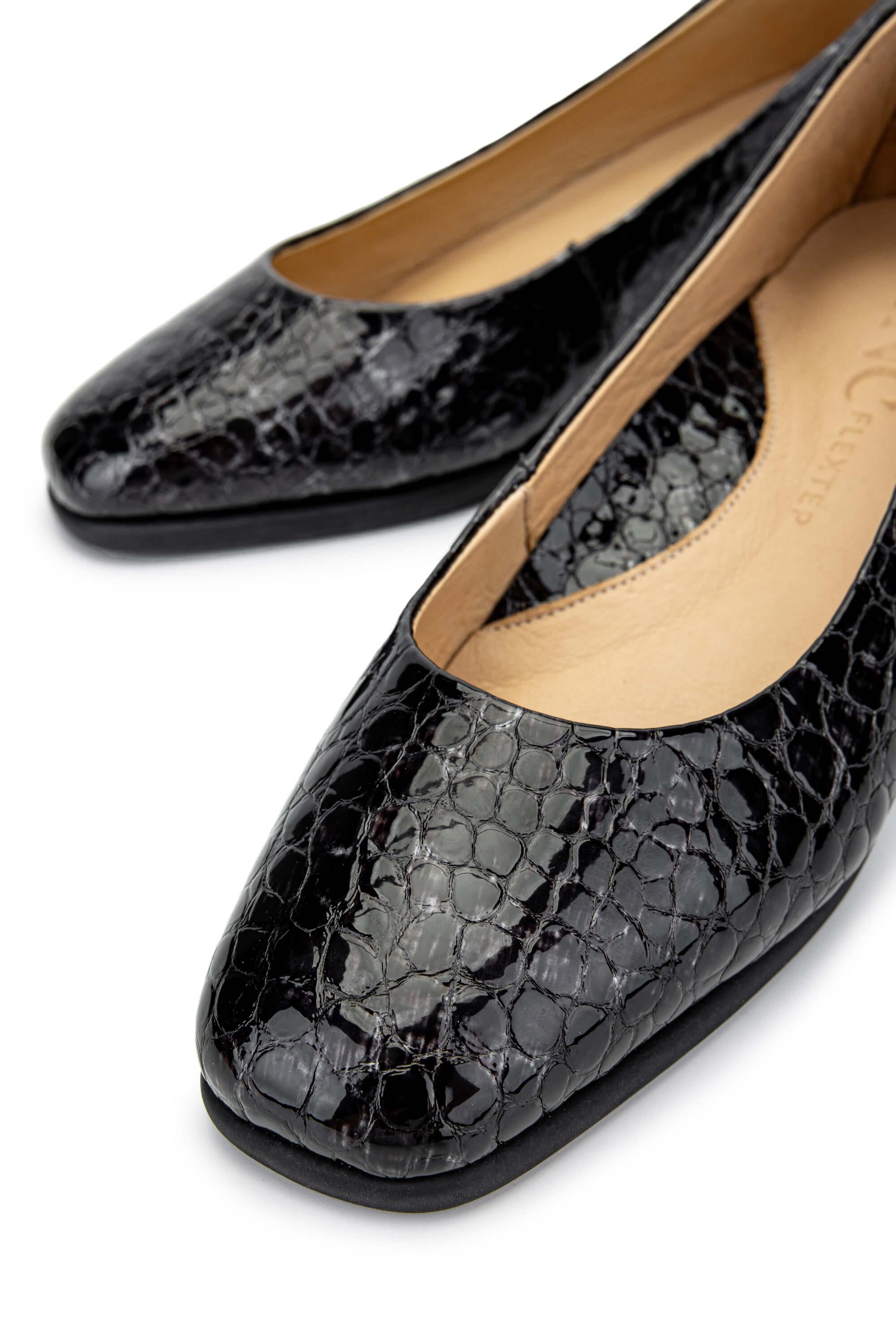 Tamer Tanca Kadın Hakiki Deri Siyah Rugan Topuklu Ayakkabı