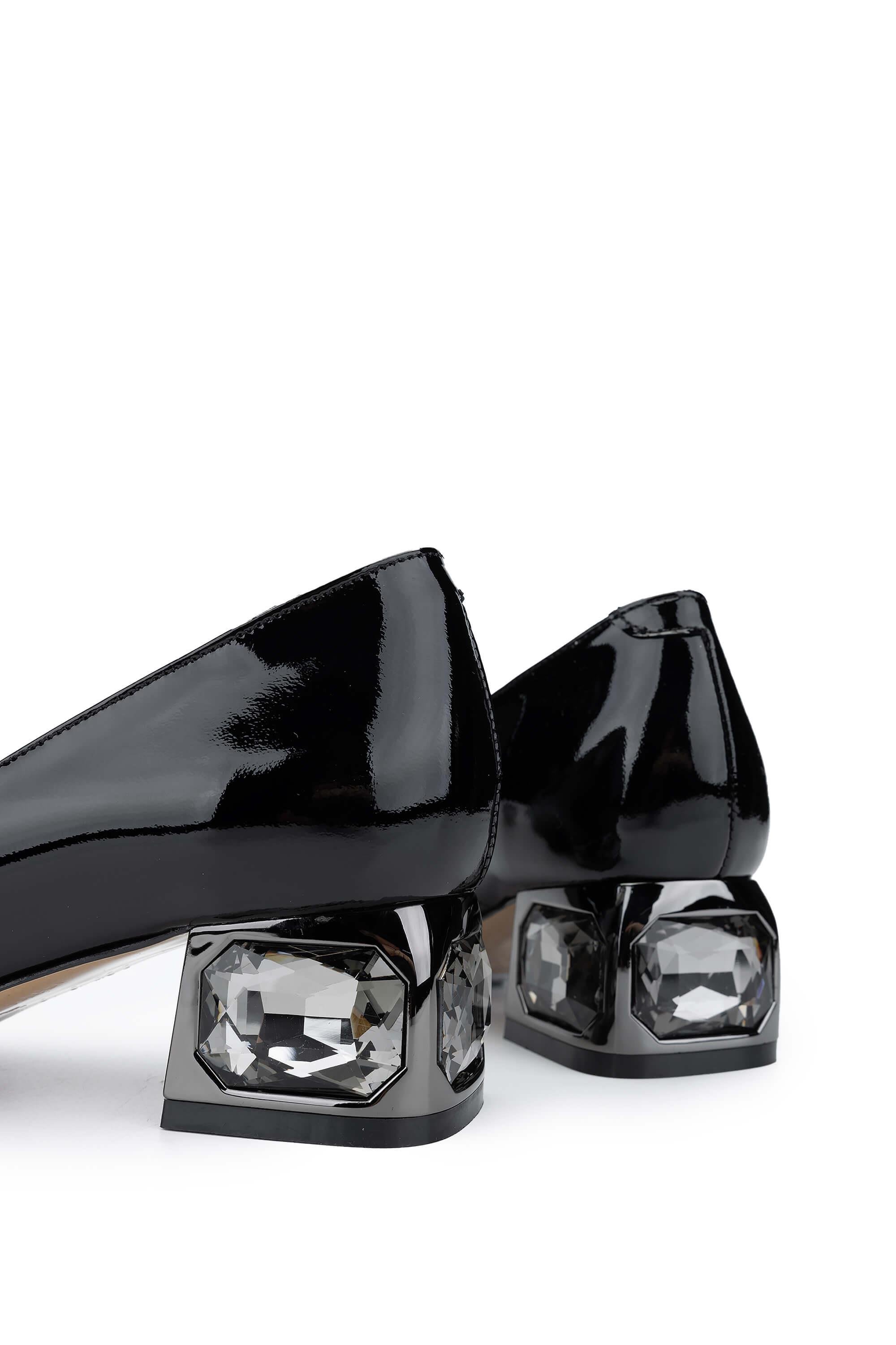 Tamer Tanca Kadın Hakiki Deri Siyah Rugan Topuklu Ayakkabı