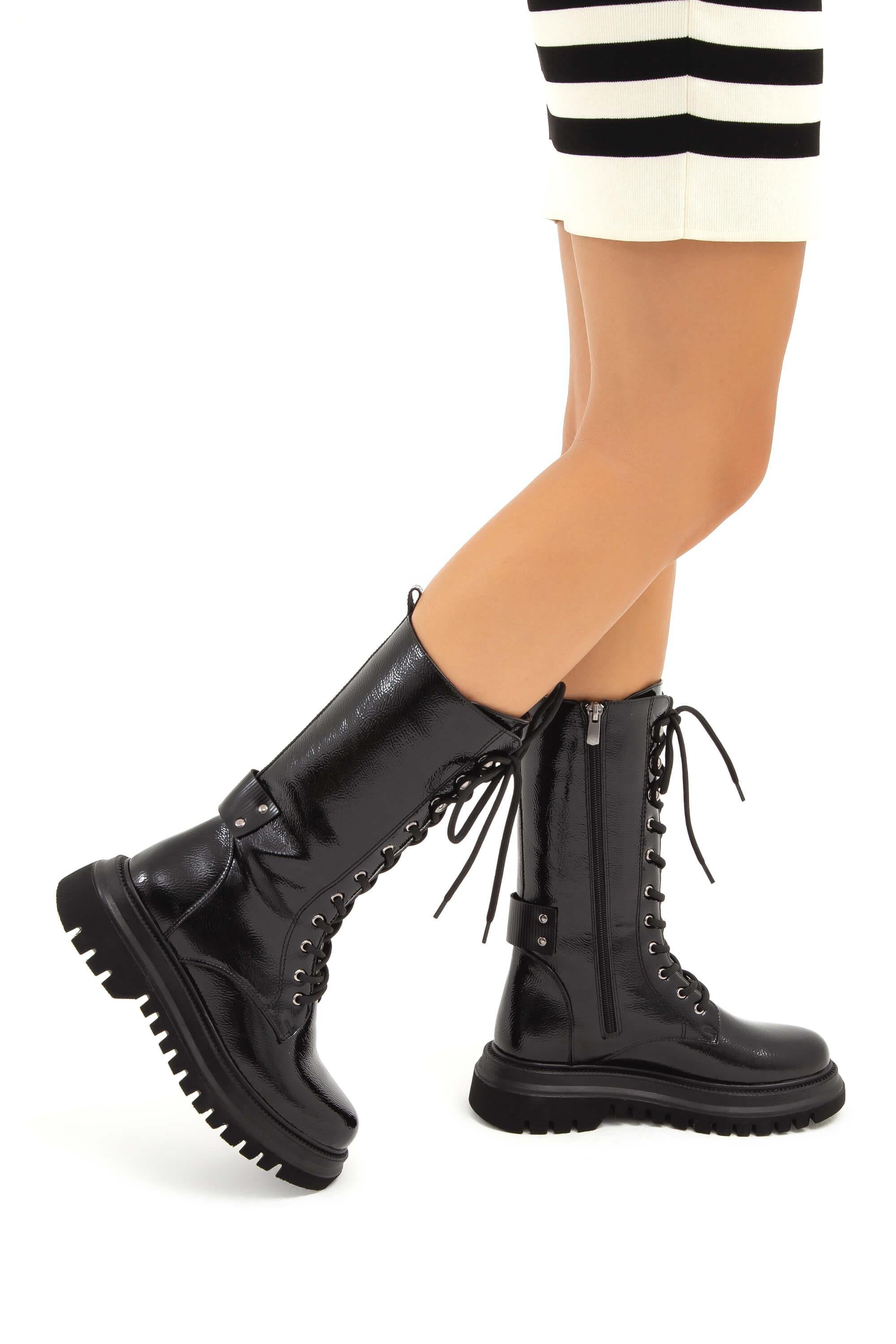 Tamer Tanca Kadın Vegan Siyah Rugan POSTAL Bot