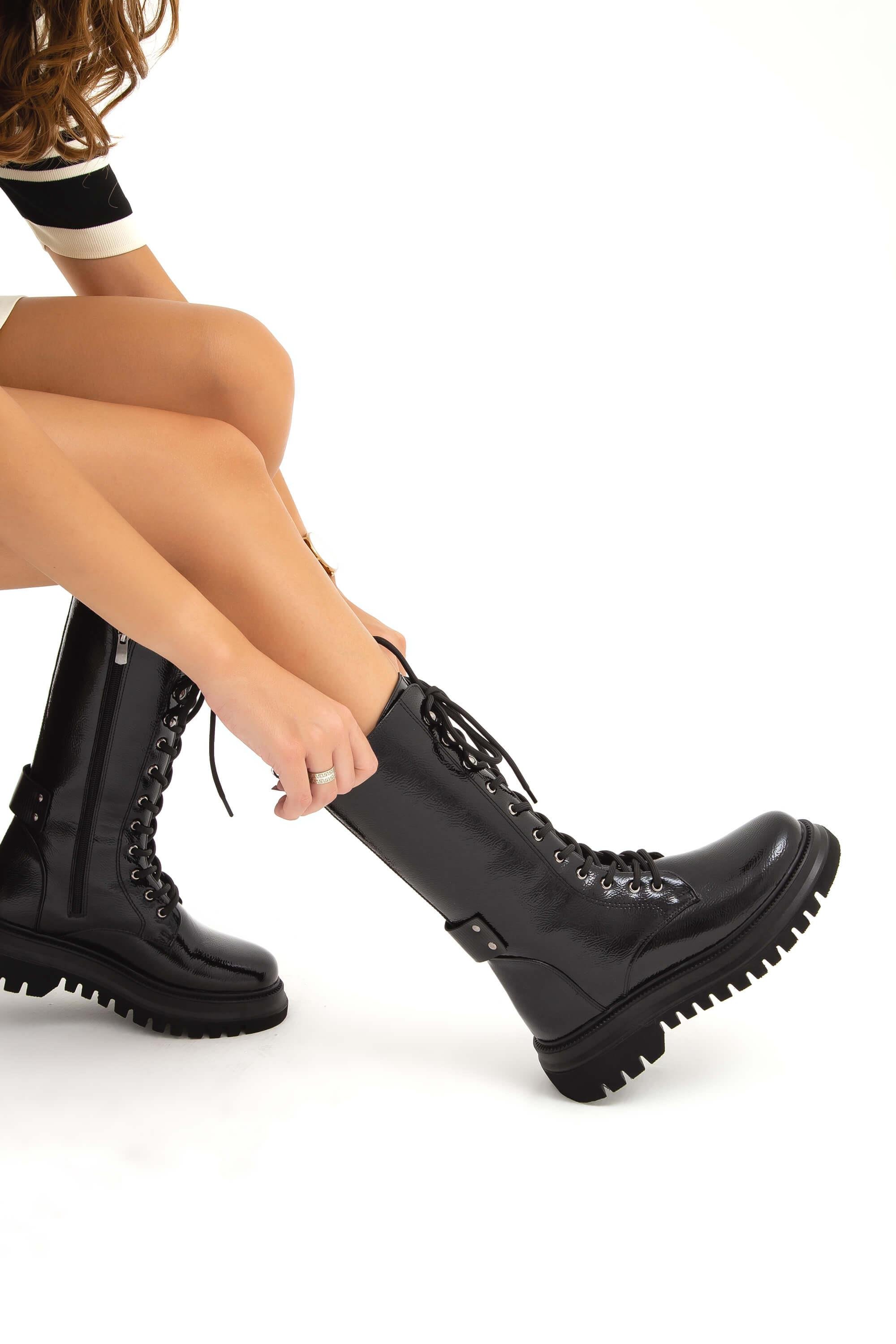 Tamer Tanca Kadın Vegan Siyah Rugan POSTAL Bot