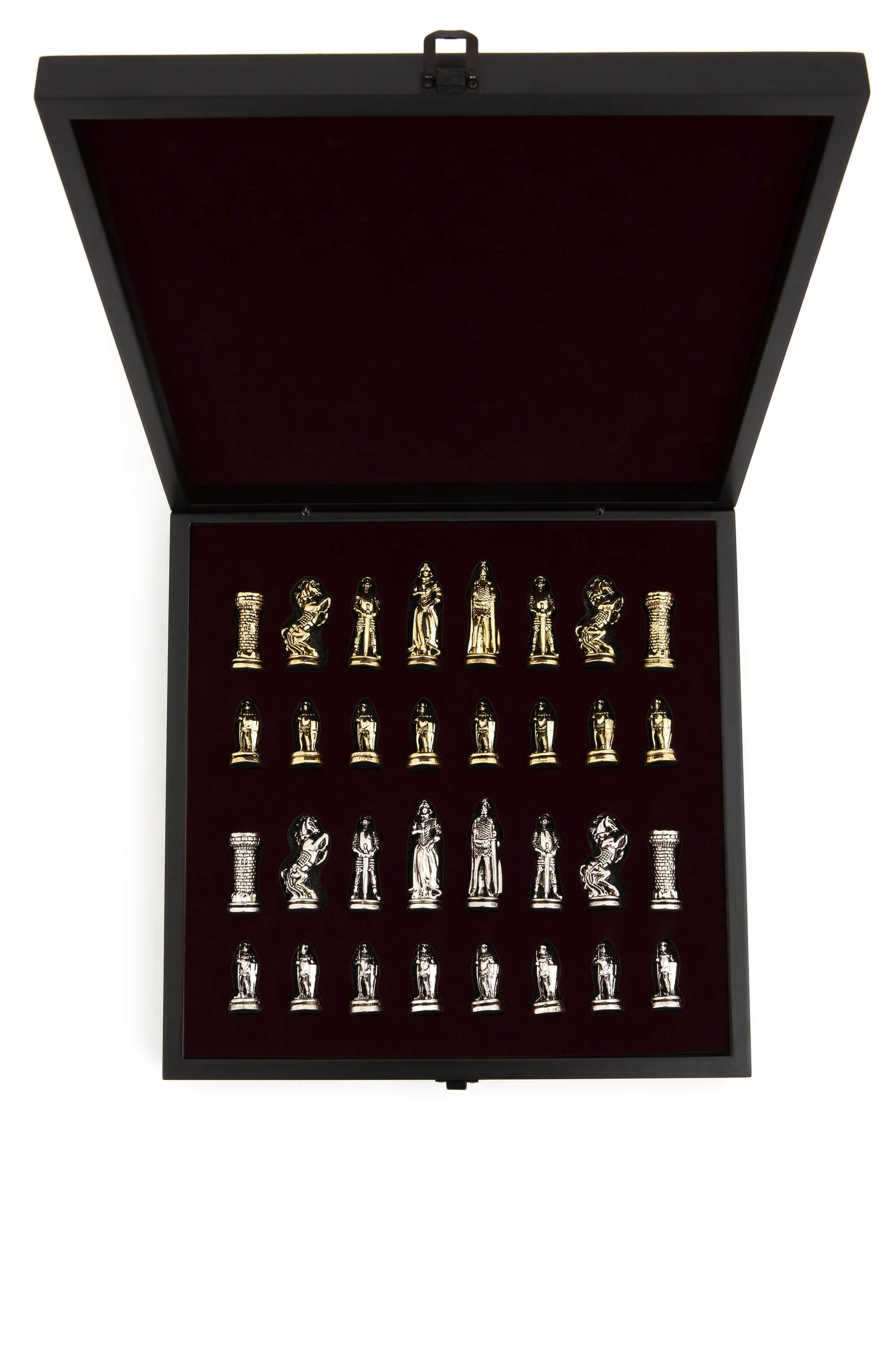 Tamer Tanca Unisex . Satranç