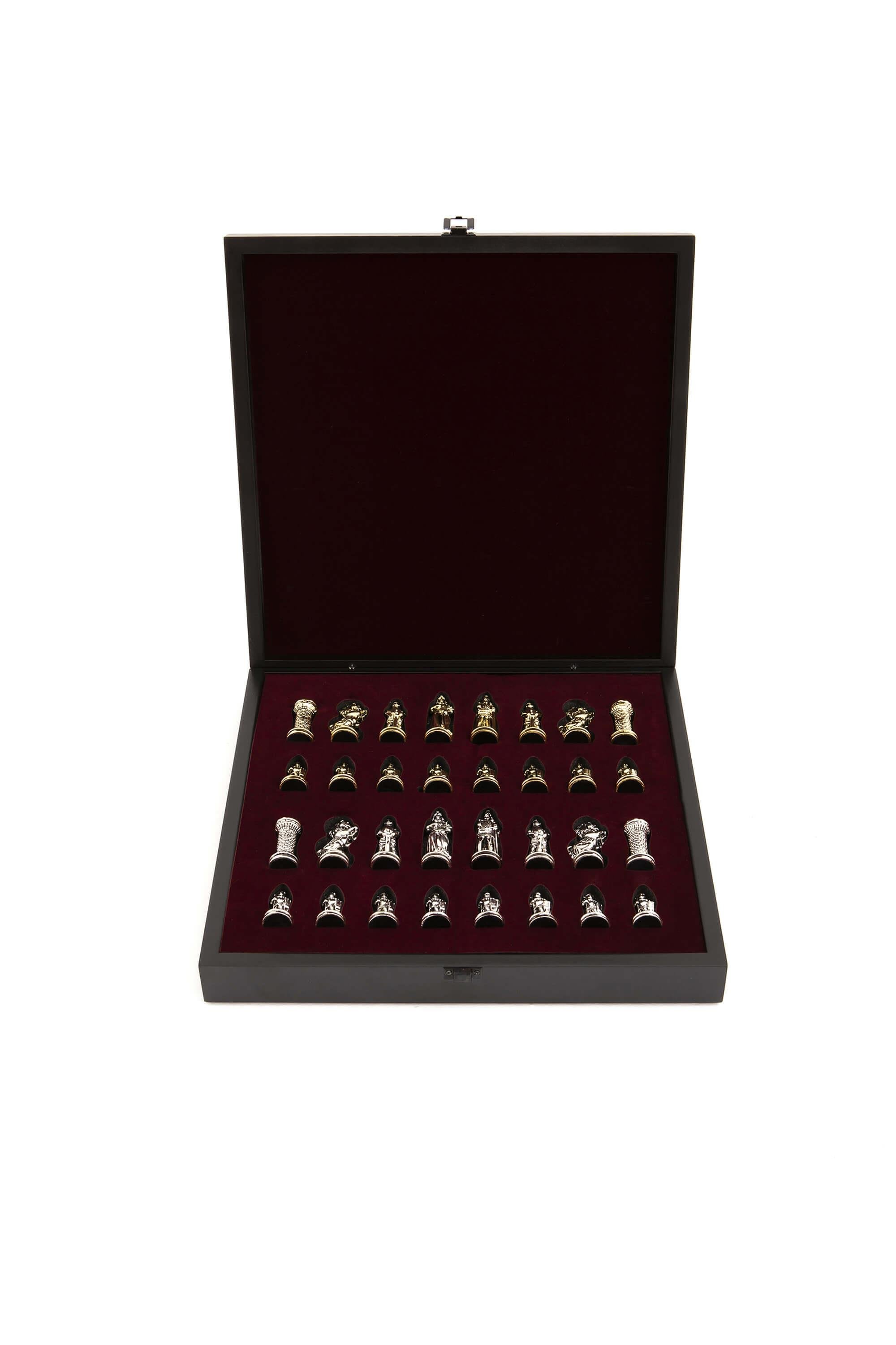 Tamer Tanca Unisex . Satranç