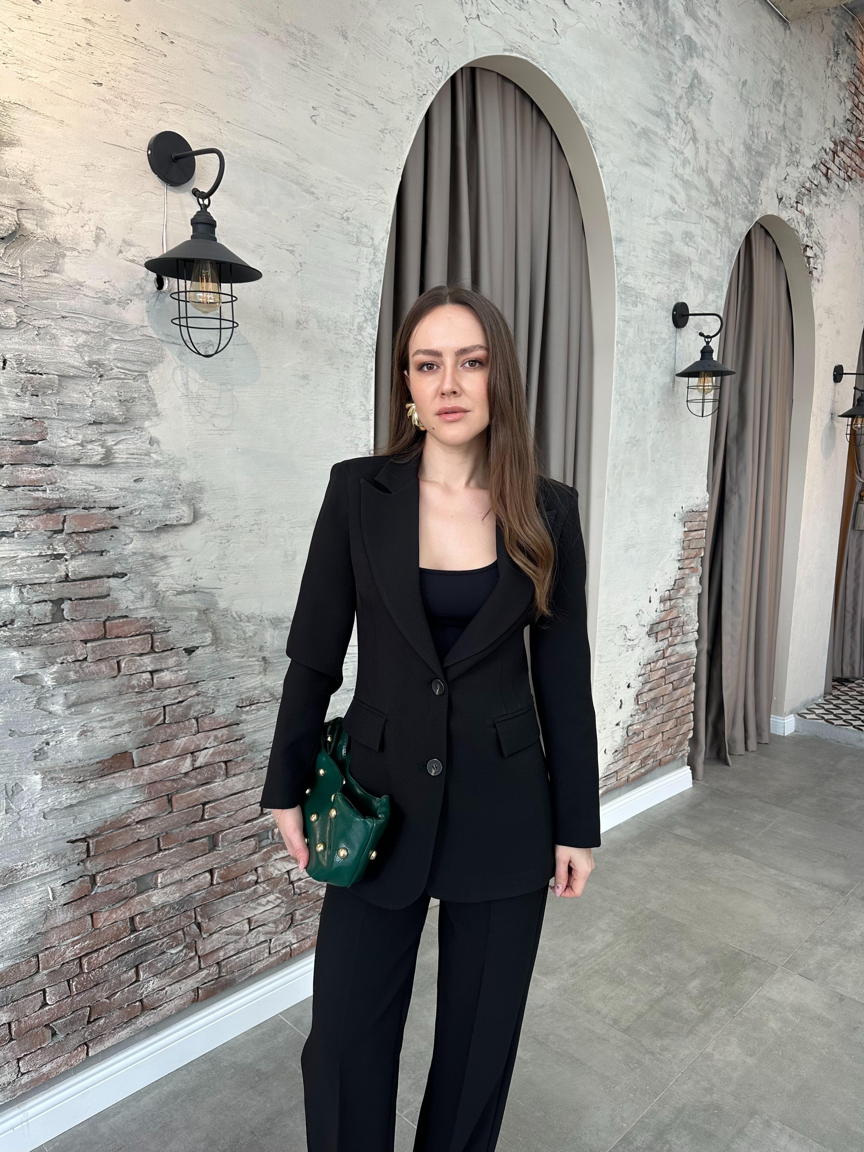 BELDEN OTURTMALI SİYAH CEKET