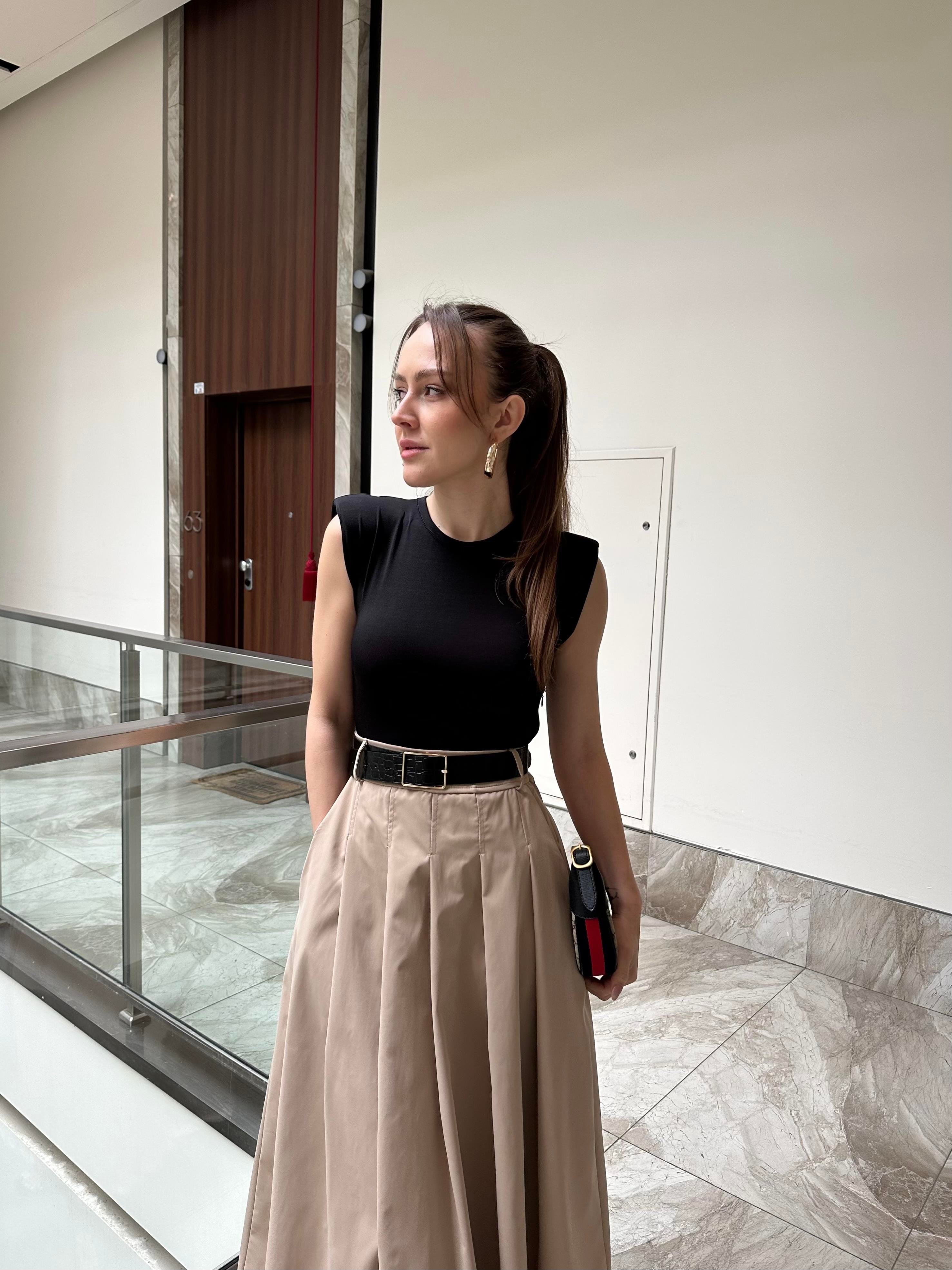 MARKA MODEL VATKALI KONTRAST KEMERLİ ELBİSE