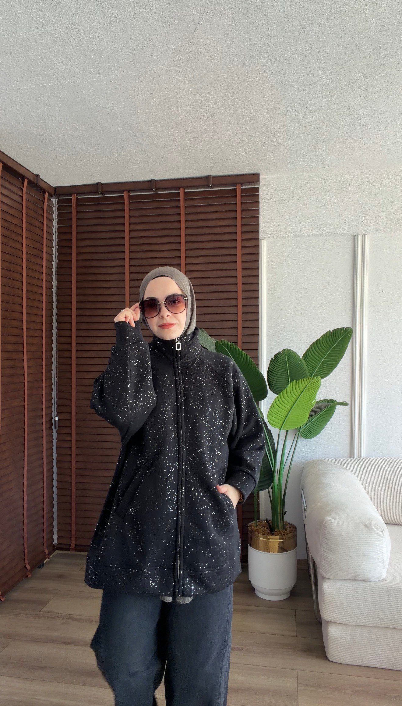  SİYAH IŞILTILI ÜÇ İPLİK ŞARDONLU HIRKA 