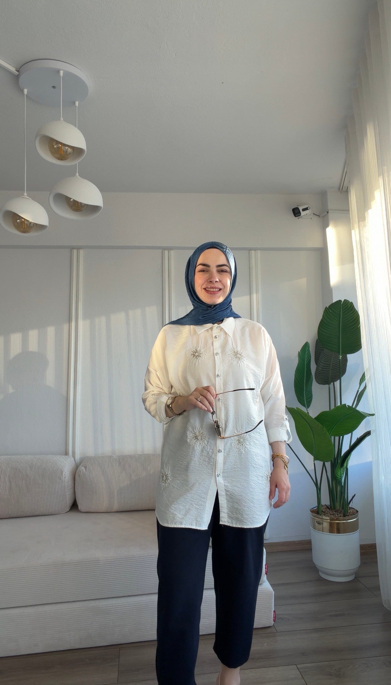 BEYAZ  İNCİ İŞLEMELİ COTTON  GÖMLEK 