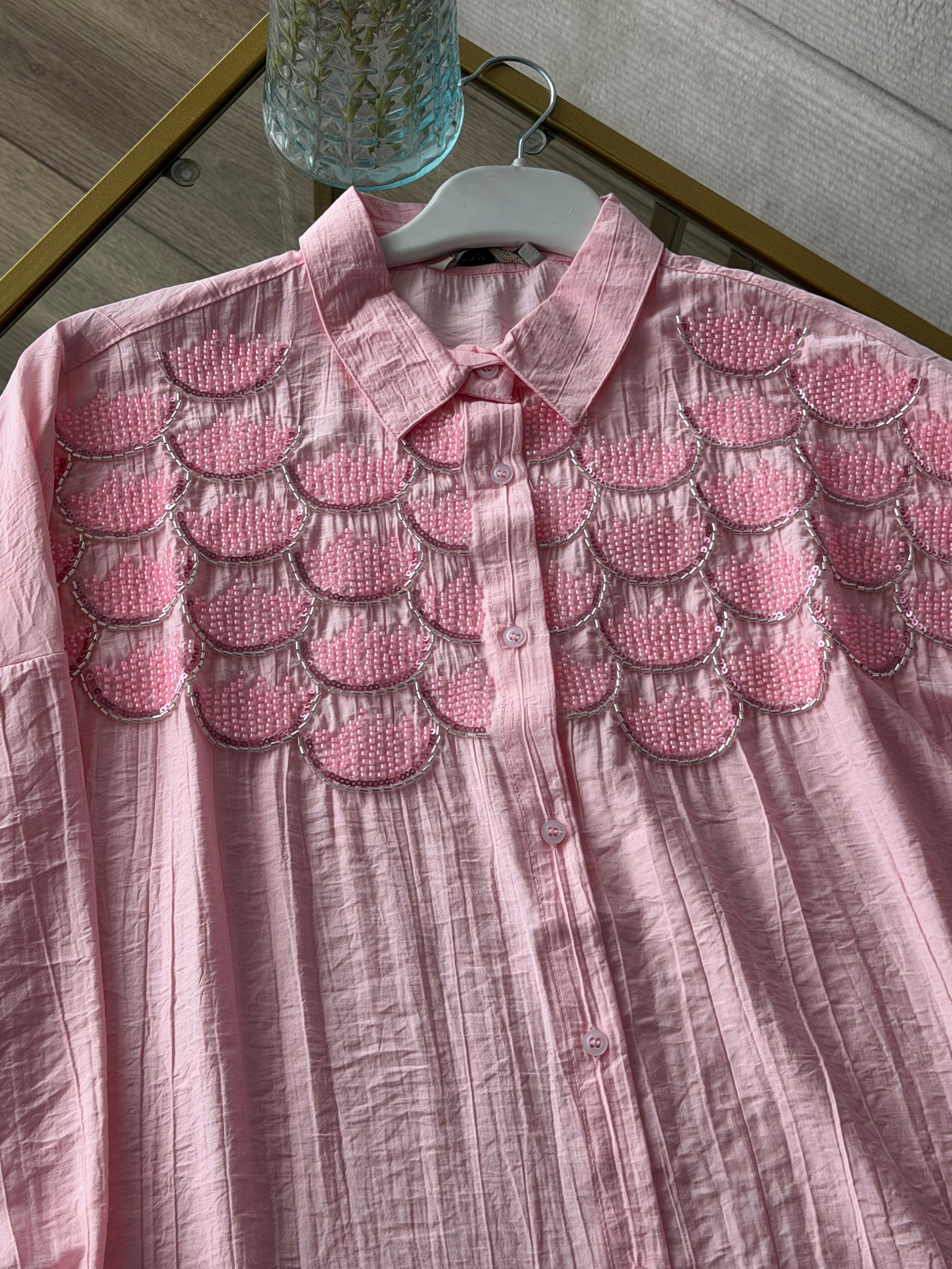PEMBE BULUT TAŞ İŞLEMELİ TASARIM GÖMLEK 