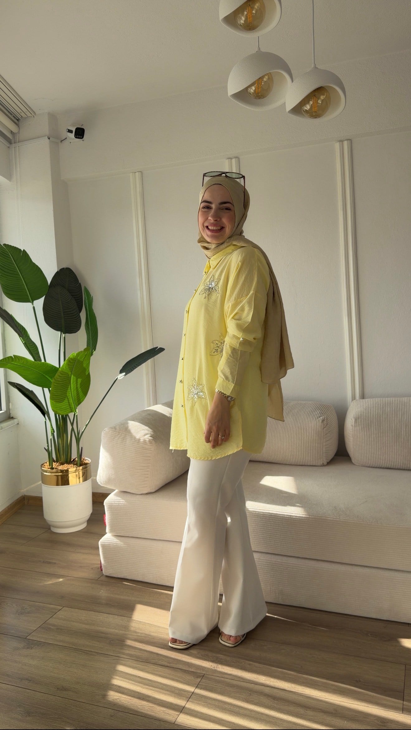 SARI DAHLİA ZARİF GÖMLEK 