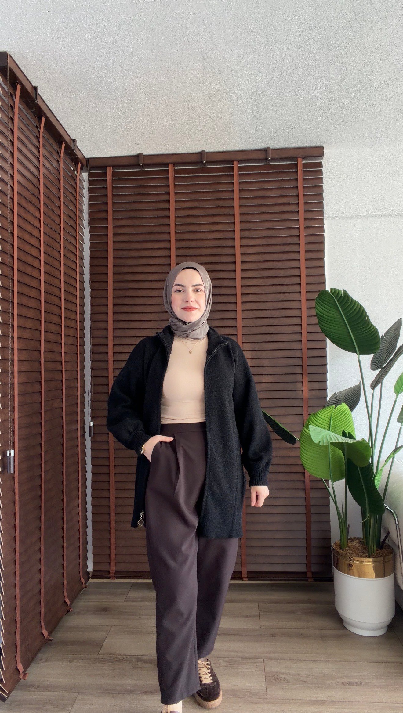 SİYAH  LORİA DİK YAKA FERMUARLI ANGORA HIRKA 
