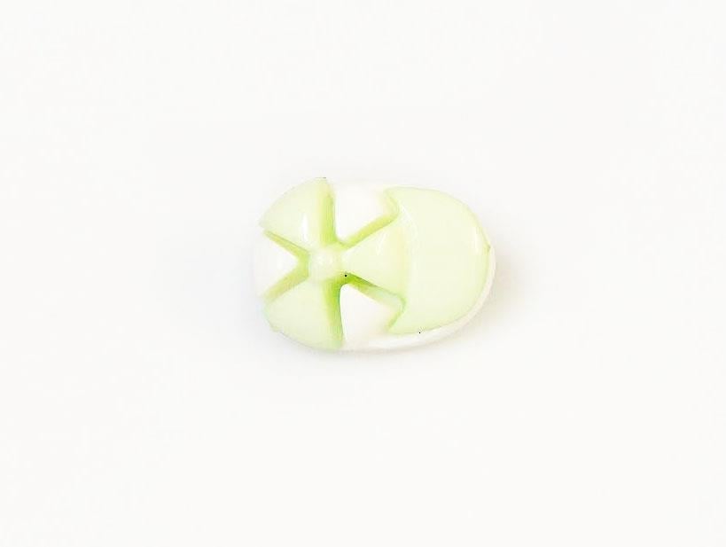 5 Cap Figure Buttons Light Green, White 15mm long