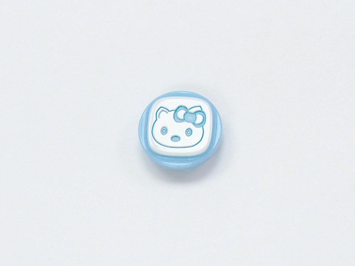 5 Kitty Figure Buttons Blue, White 15mm long