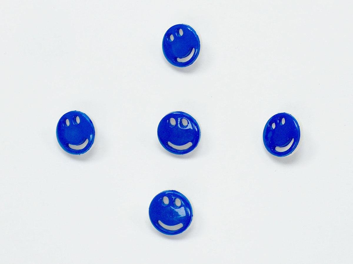 5 Smiley Face Figure Buttons Saxe Blue, White 15mm long