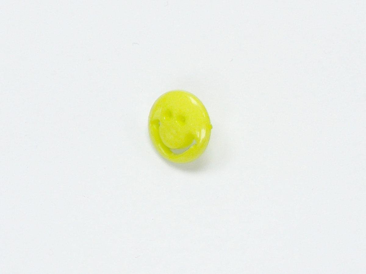 5 Smiling Face Figure Buttons Green 15mm long