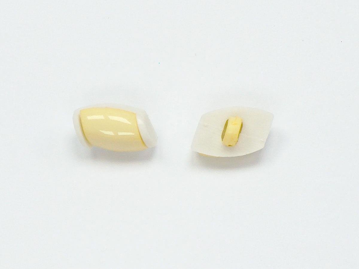 5 Water Bottle Figure Buttons Light Yellow, White 15mm long