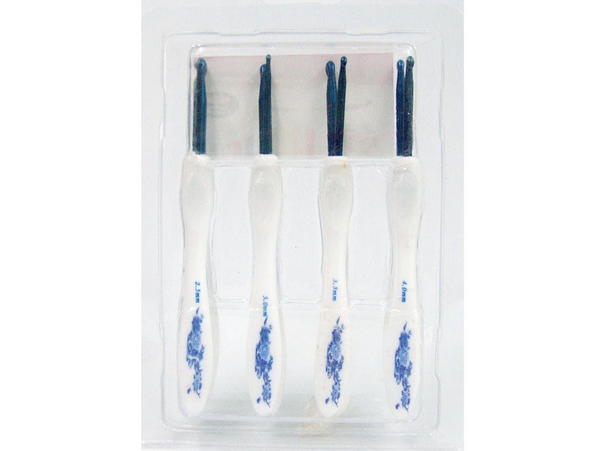 8 Sizes Ergonomic Crochet Hook Set White