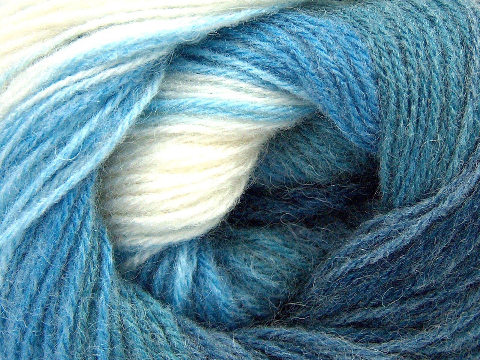 Angora Batik Blue Shades, Ecru