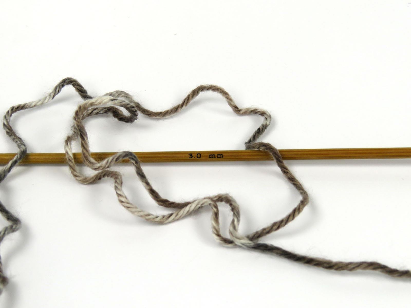 Cakes AntiPilling Spray Cream, Grey, Camel