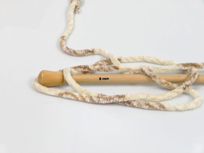Lot of 4 x 100gr Skeins Ice Yarns CHENILLE SAFARI (100% MicroFiber) Yarn Cream Beige White