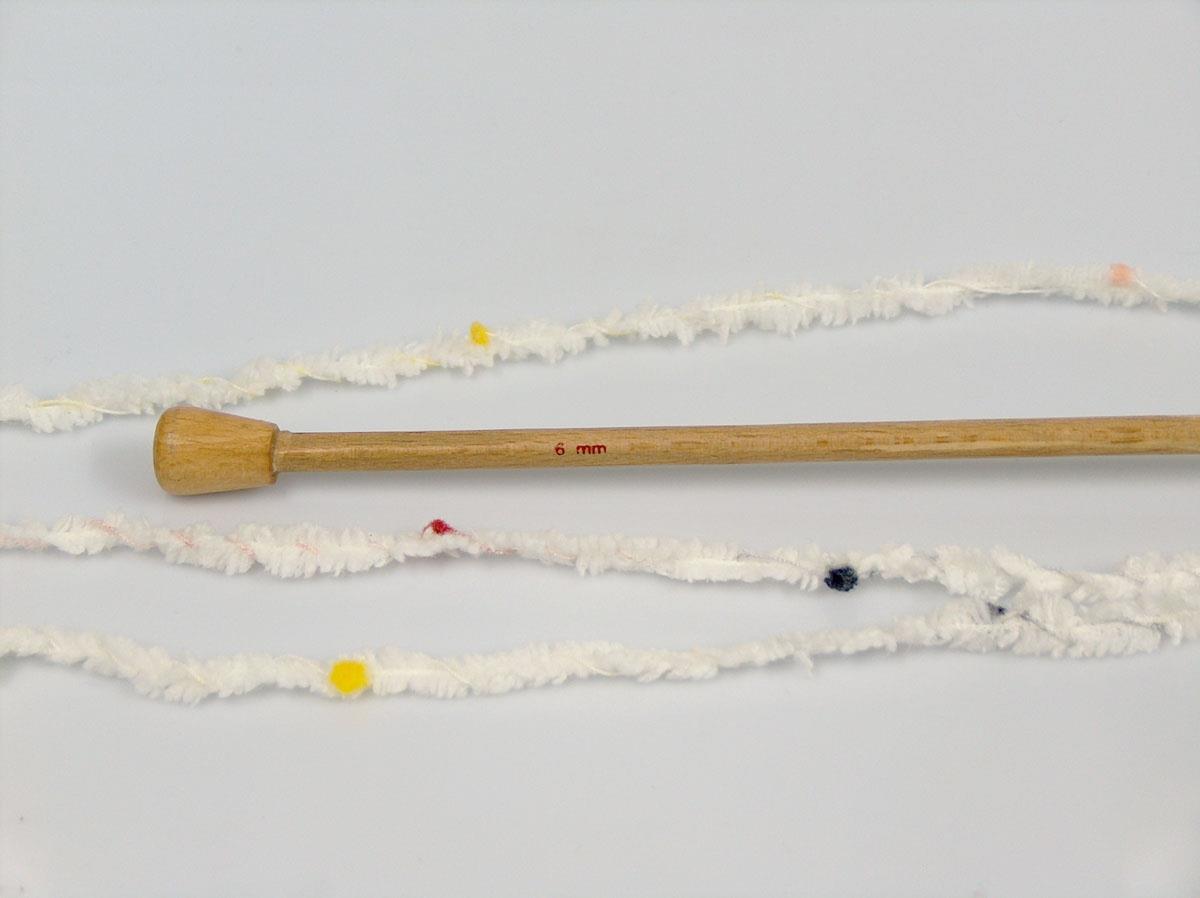 Puffy PomPom Light Cream