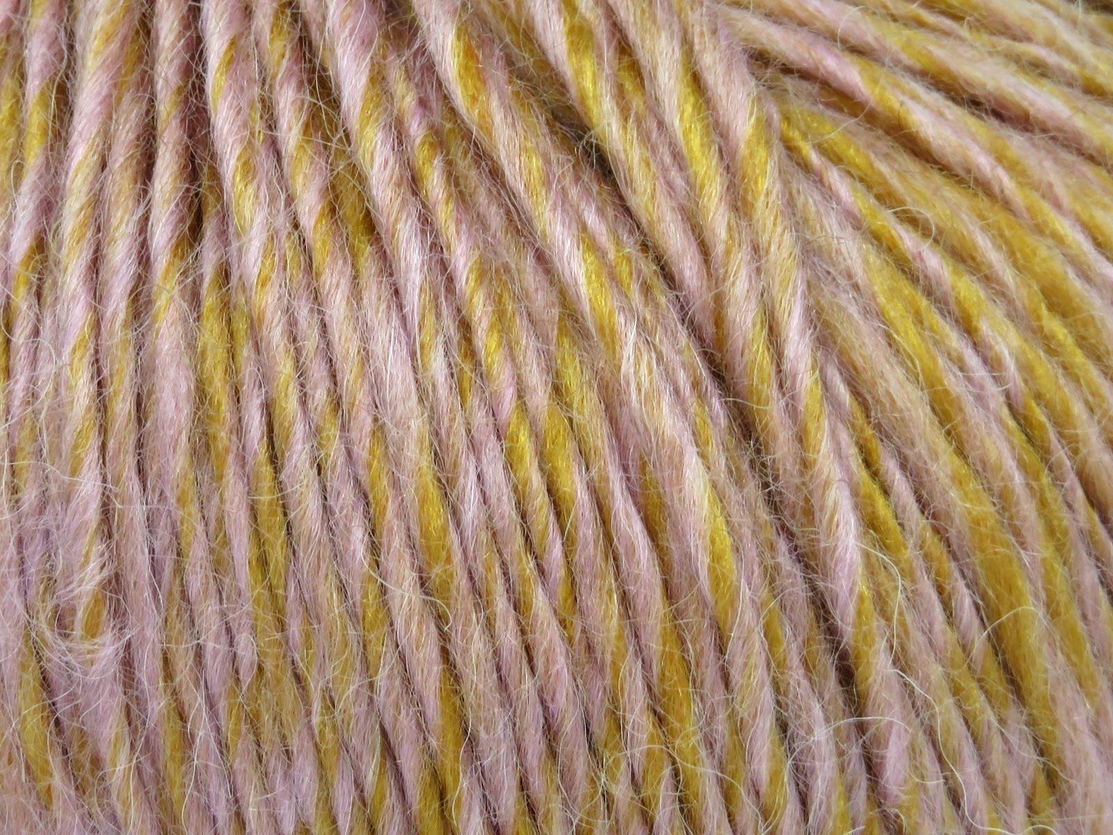 Rihanna Gold, Powder Pink