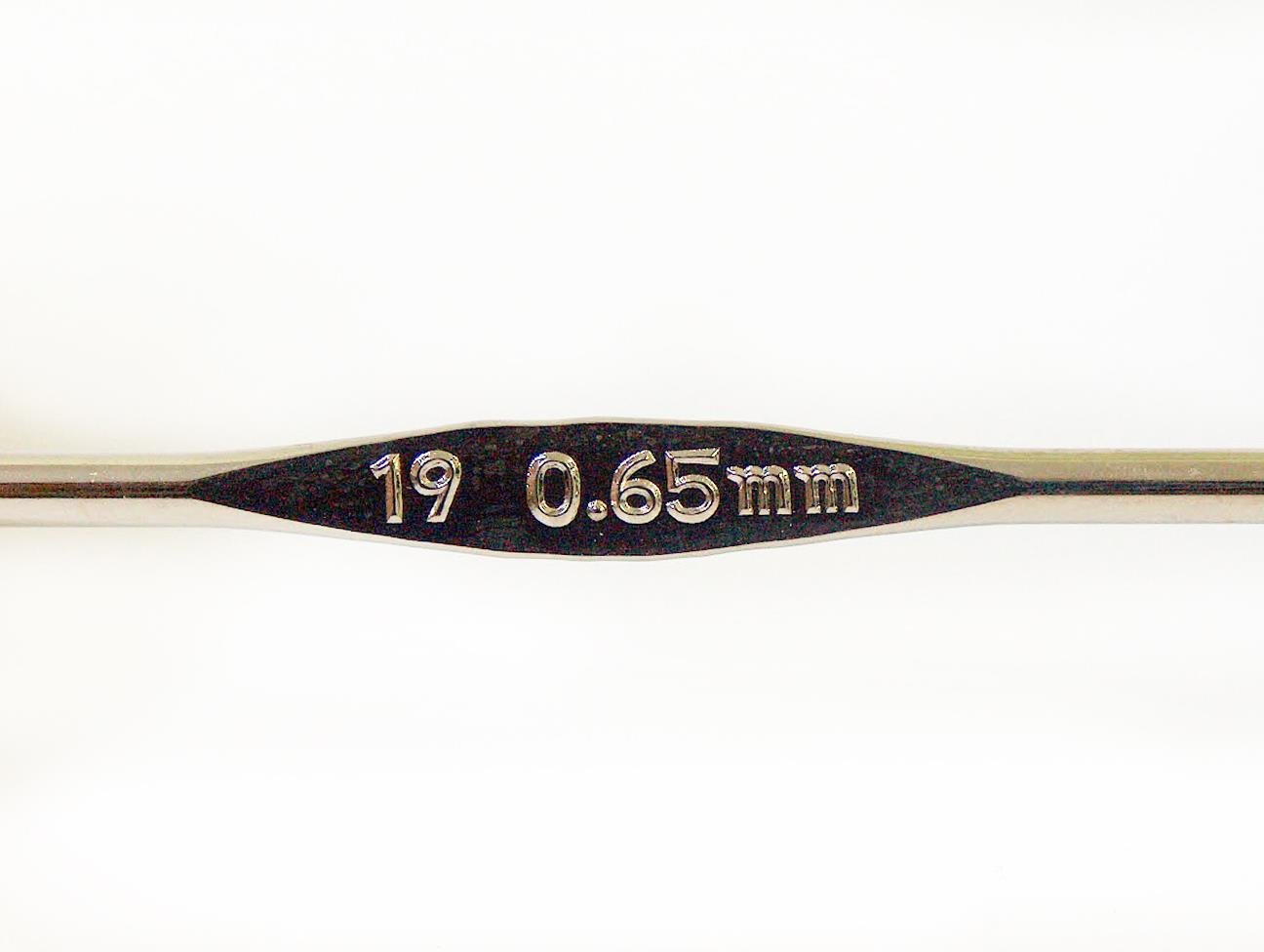 Tulip Metal Crochet Hook . #19 - 0.65 mm