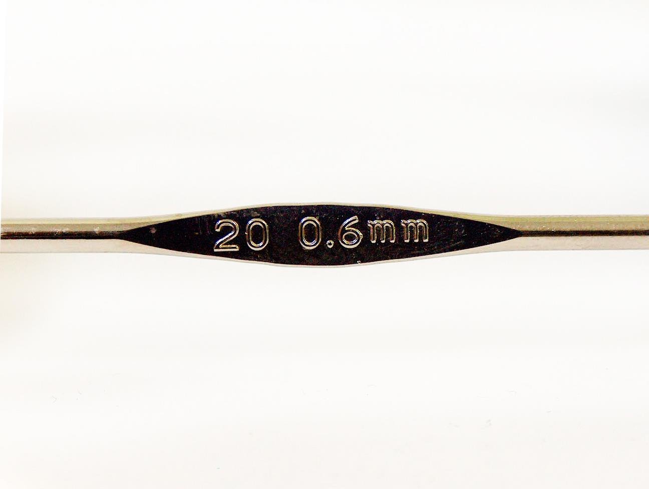 Tulip Metal Crochet Hook . #20 - 0.60 mm