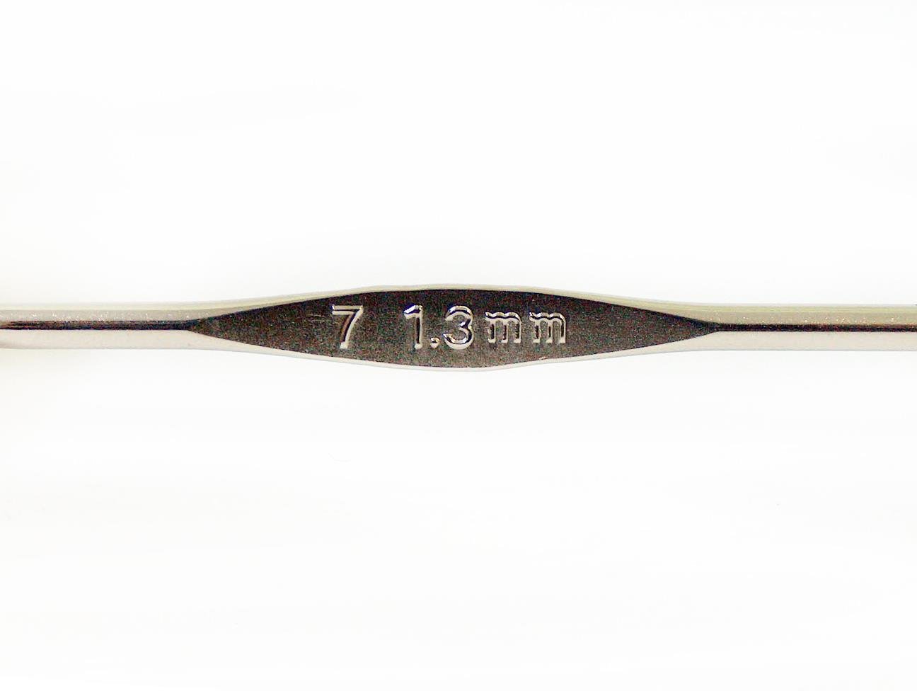 Tulip Metal Crochet Hook . #7 - 1.30 mm