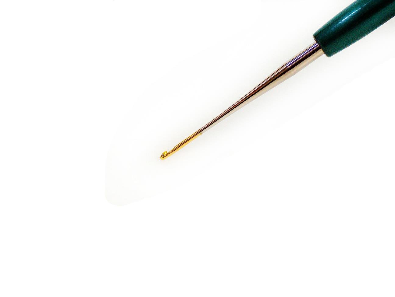 Tulip Plastic Handle Crochet Hook . #13 - 0.95 mm