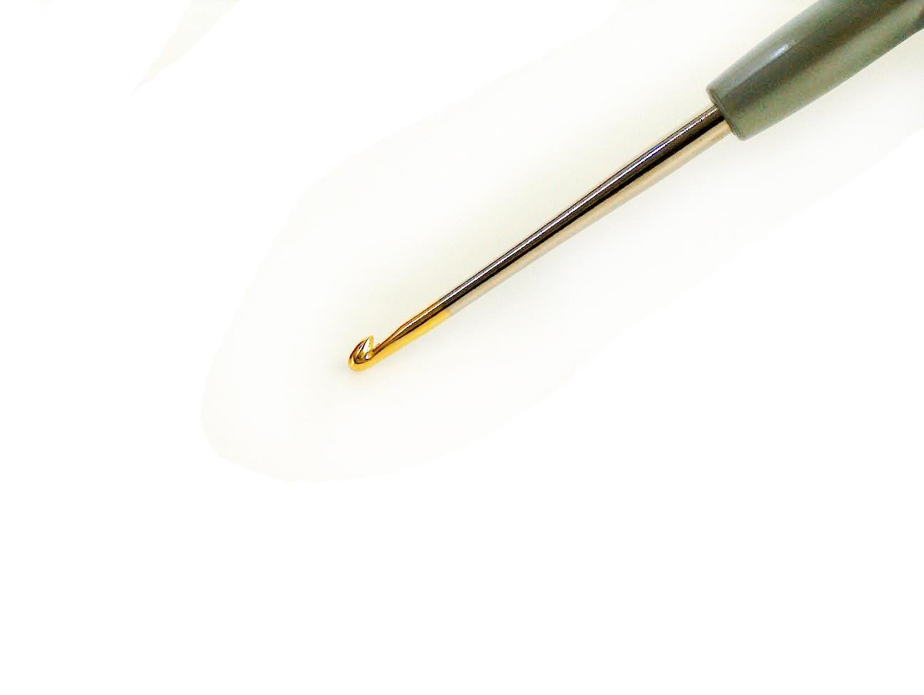 Tulip Plastic Handle Crochet Hook . #3 - 1.70 mm