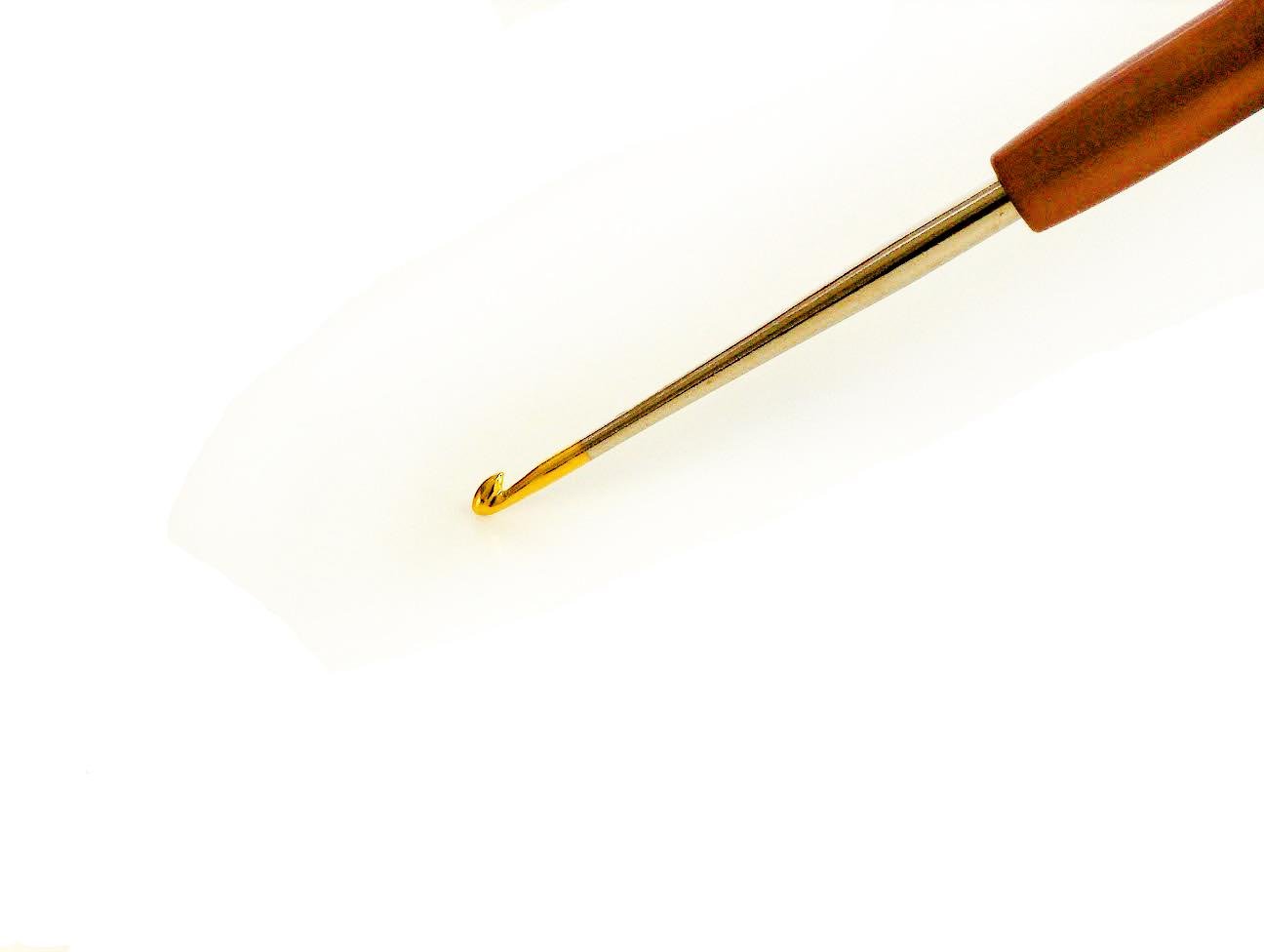 Tulip Plastic Handle Crochet Hook . #6 - 1.40 mm