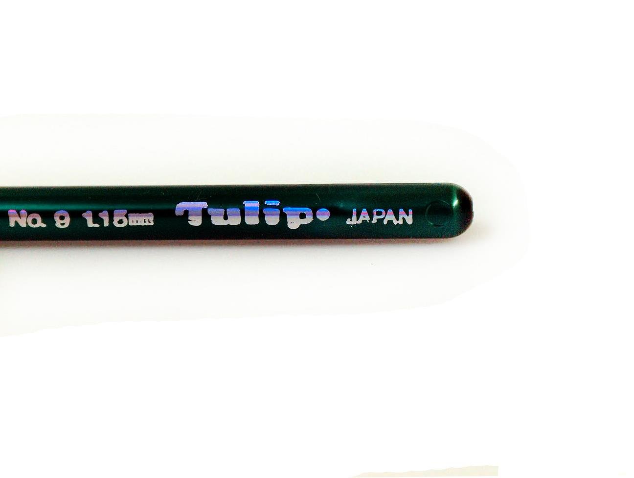 Tulip Plastic Handle Crochet Hook . #9 - 1.15 mm