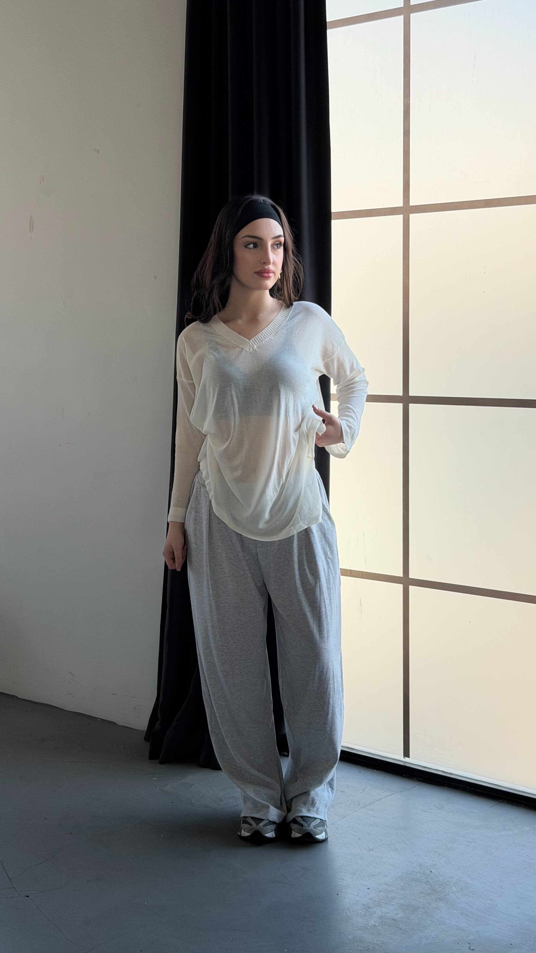 Bol Oversize Transparan Triko V Yaka Beyaz