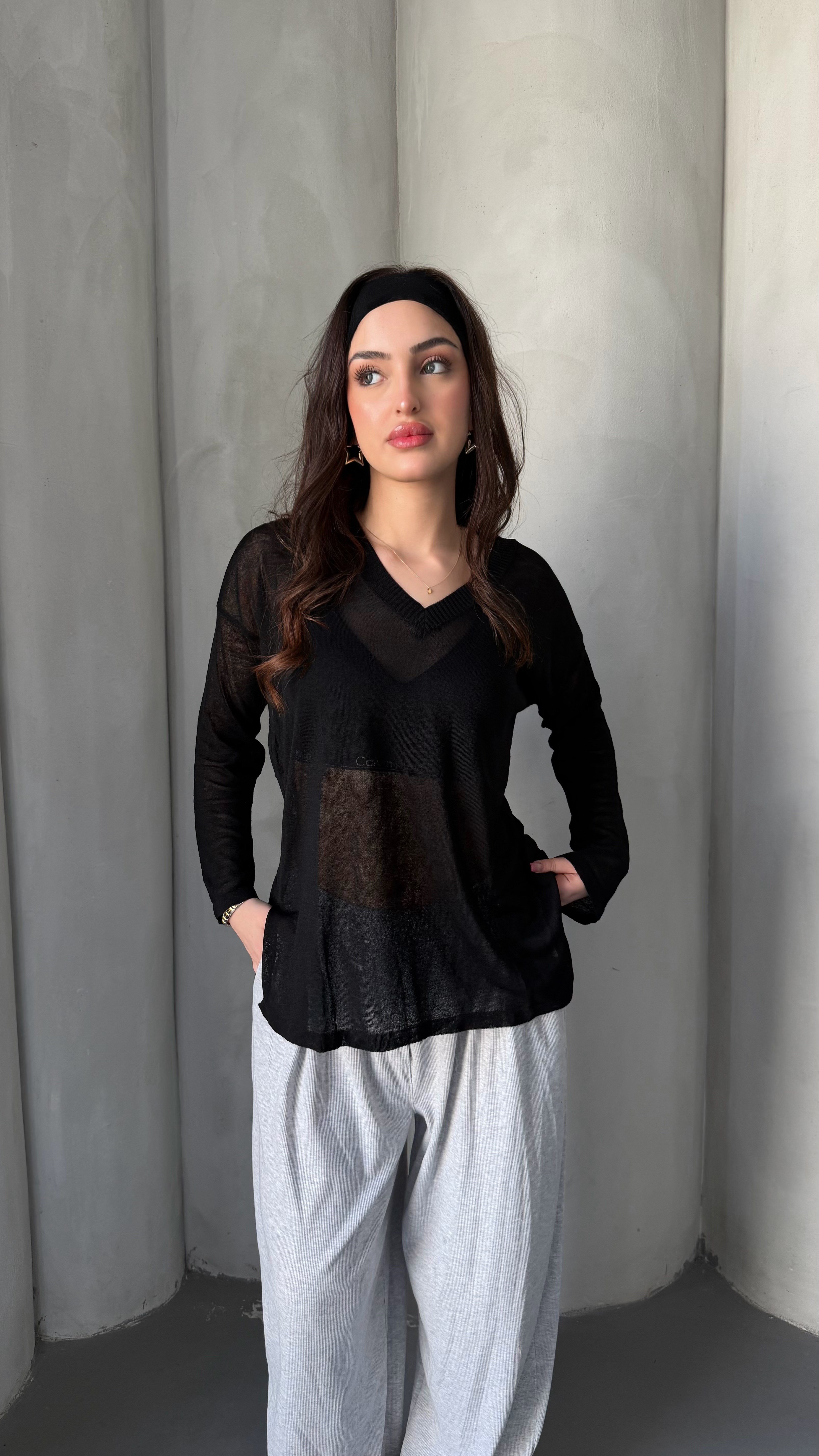Bol Oversize Transparan Triko V Yaka Siyah