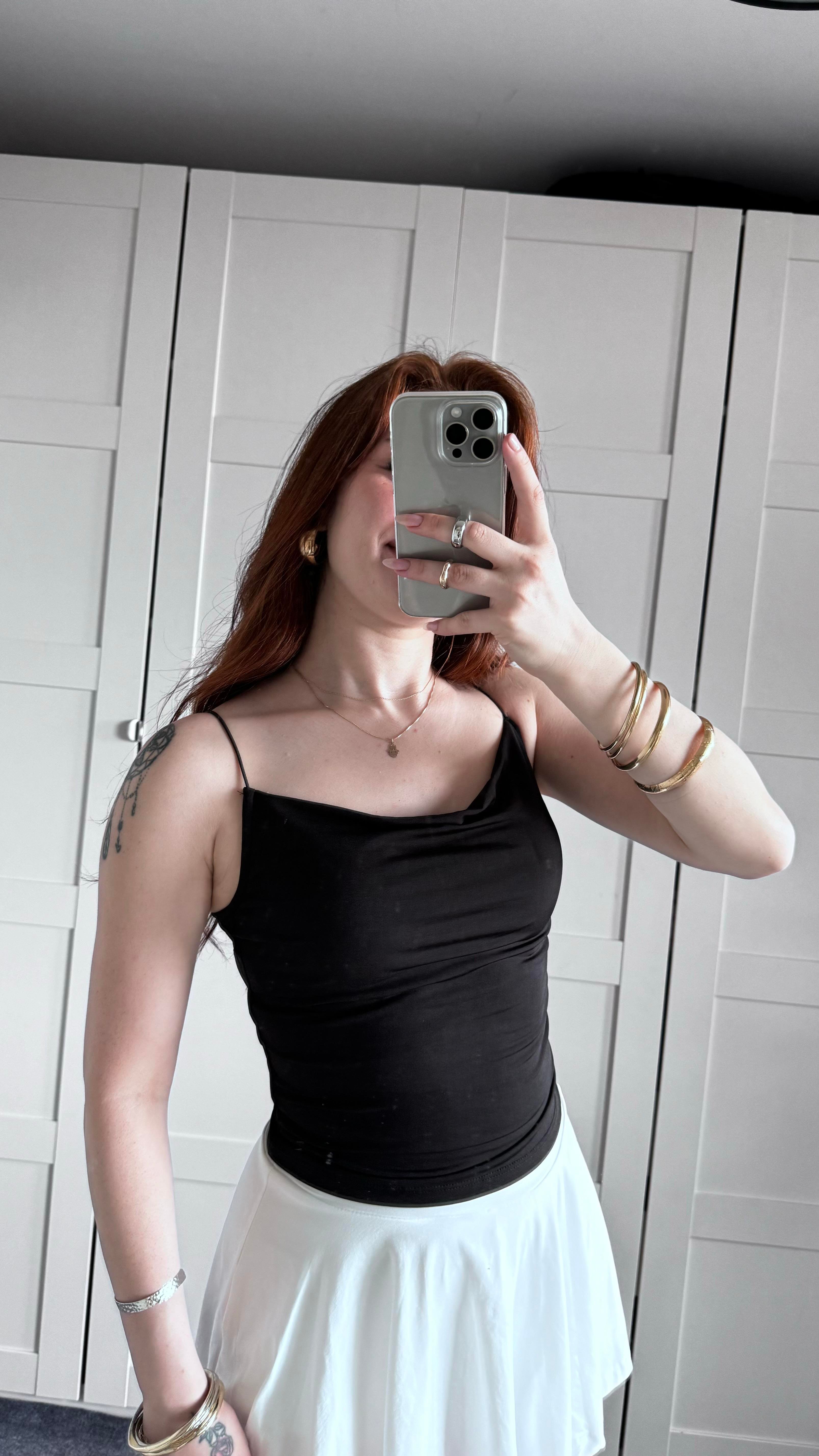 İp Askılı Degaje Yaka Siyah Crop